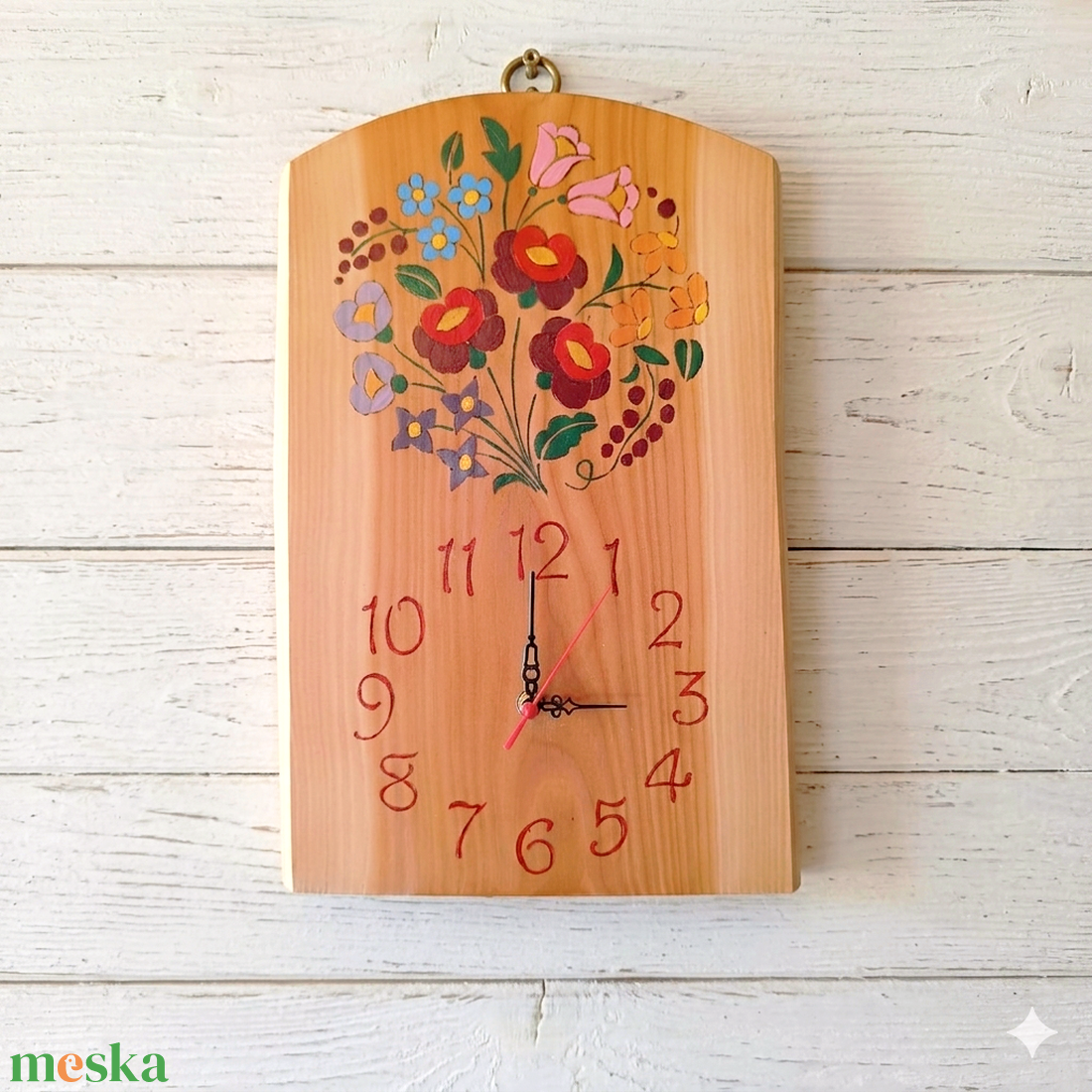 Kézzel festett népi motívumos fa falióra - otthon & életmód - dekoráció - fali és függő dekoráció - falióra & óra - Meska.hu