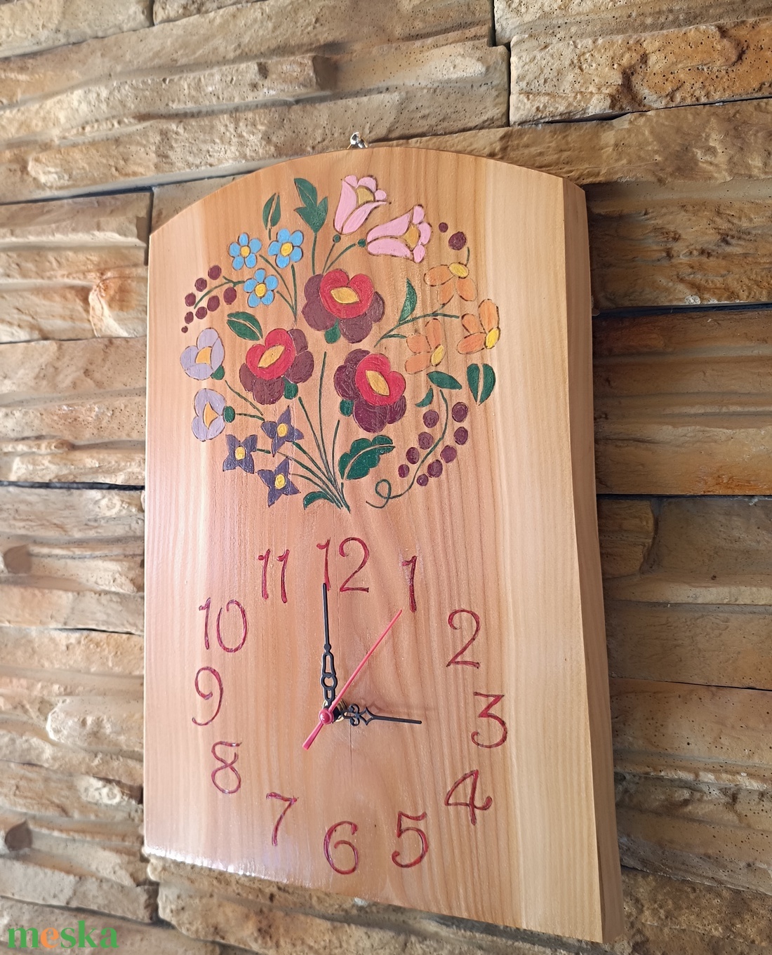 Kézzel festett népi motívumos fa falióra - otthon & életmód - dekoráció - fali és függő dekoráció - falióra & óra - Meska.hu