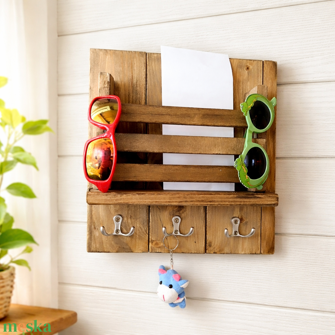 Fából készült fali kulcstartó levél tartóval  - otthon & életmód - dekoráció - fali és függő dekoráció - fali kulcstartó - Meska.hu