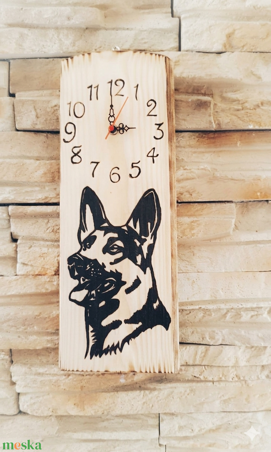 Fa falióra németjuhász kutyussal  - otthon & életmód - dekoráció - fali és függő dekoráció - falióra & óra - Meska.hu