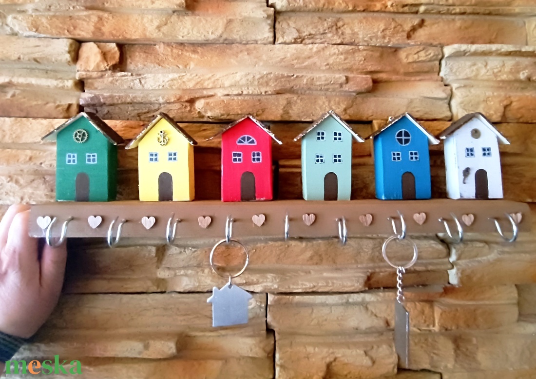 Színes kis házak kulcstartó � otthonos hangulat minden napra - otthon & életmód - dekoráció - fali és függő dekoráció - fali kulcstartó - Meska.hu