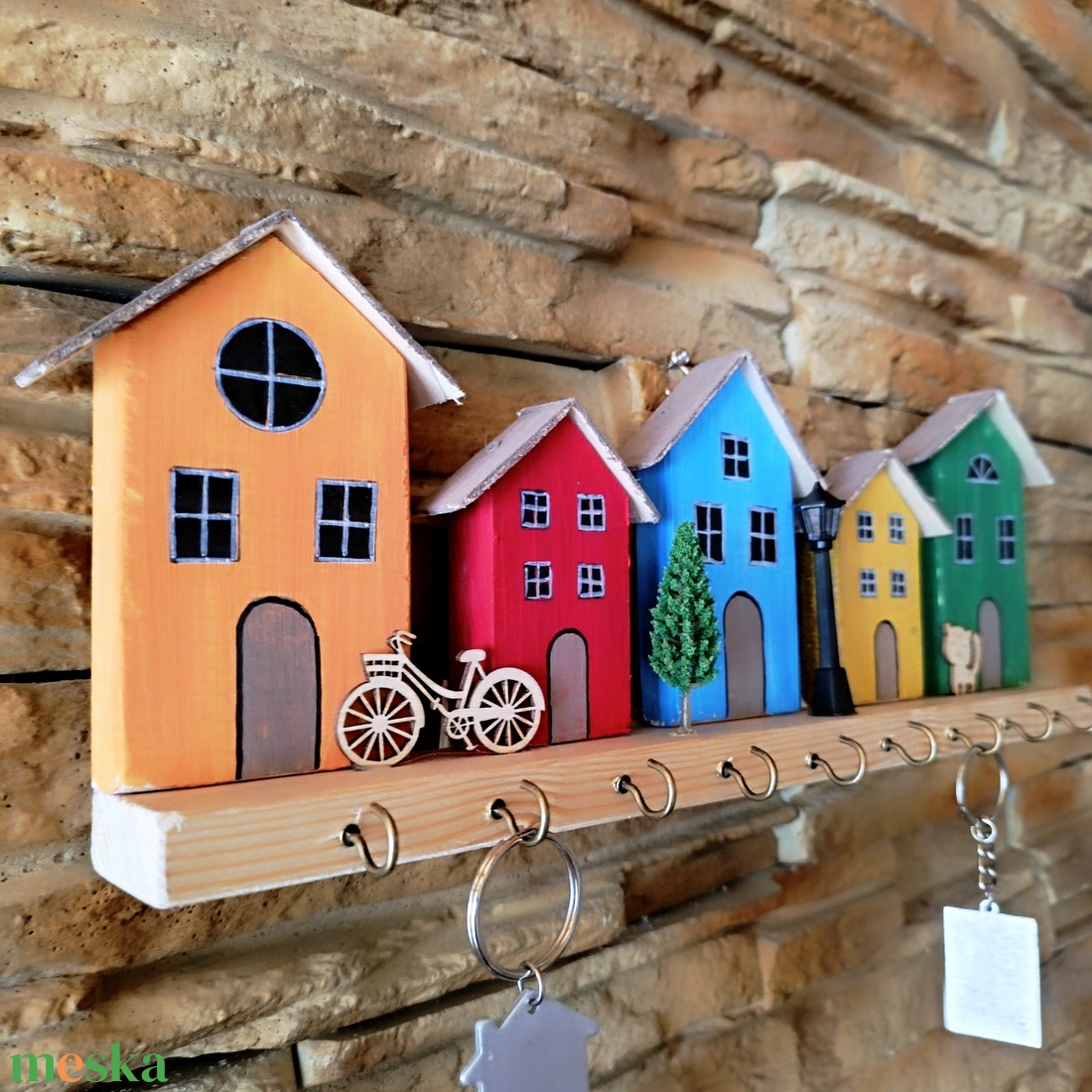Színes városka kulcstartó � egyedi kézműves lakásdekor - otthon & életmód - dekoráció - fali és függő dekoráció - fali kulcstartó - Meska.hu