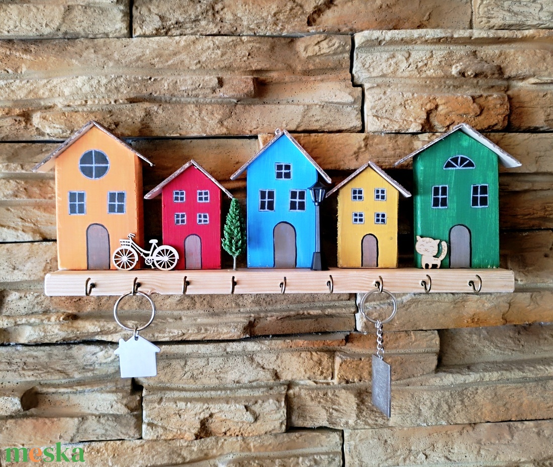 Színes városka kulcstartó � egyedi kézműves lakásdekor - otthon & életmód - dekoráció - fali és függő dekoráció - fali kulcstartó - Meska.hu
