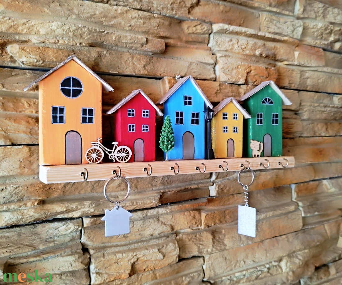 Színes városka kulcstartó � egyedi kézműves lakásdekor - otthon & életmód - dekoráció - fali és függő dekoráció - fali kulcstartó - Meska.hu