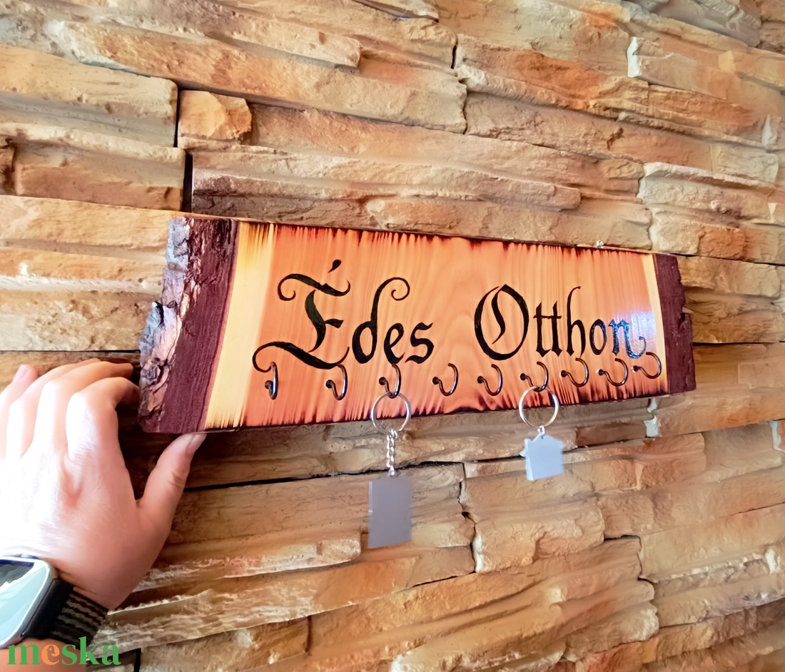 Édes Otthon rusztikus fa kulcstartó � egyedi, kézzel készített falidísz - otthon & életmód - dekoráció - fali és függő dekoráció - fali kulcstartó - Meska.hu