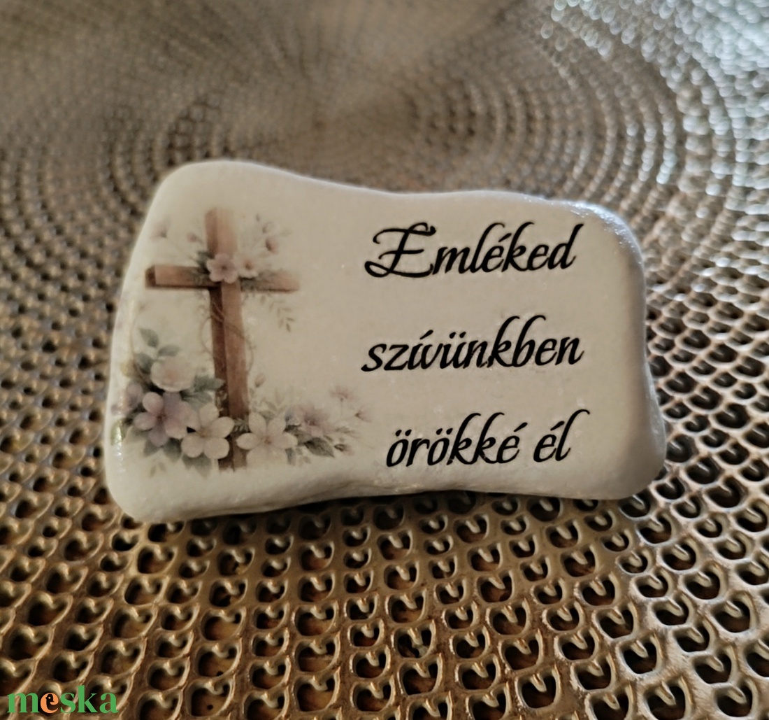 Emléked szívünkben él � Finom kidolgozású kegyeleti emlékkő - otthon & életmód - vallás - temetkezési tárgy - sírdísz, kegyeleti dísz - Meska.hu