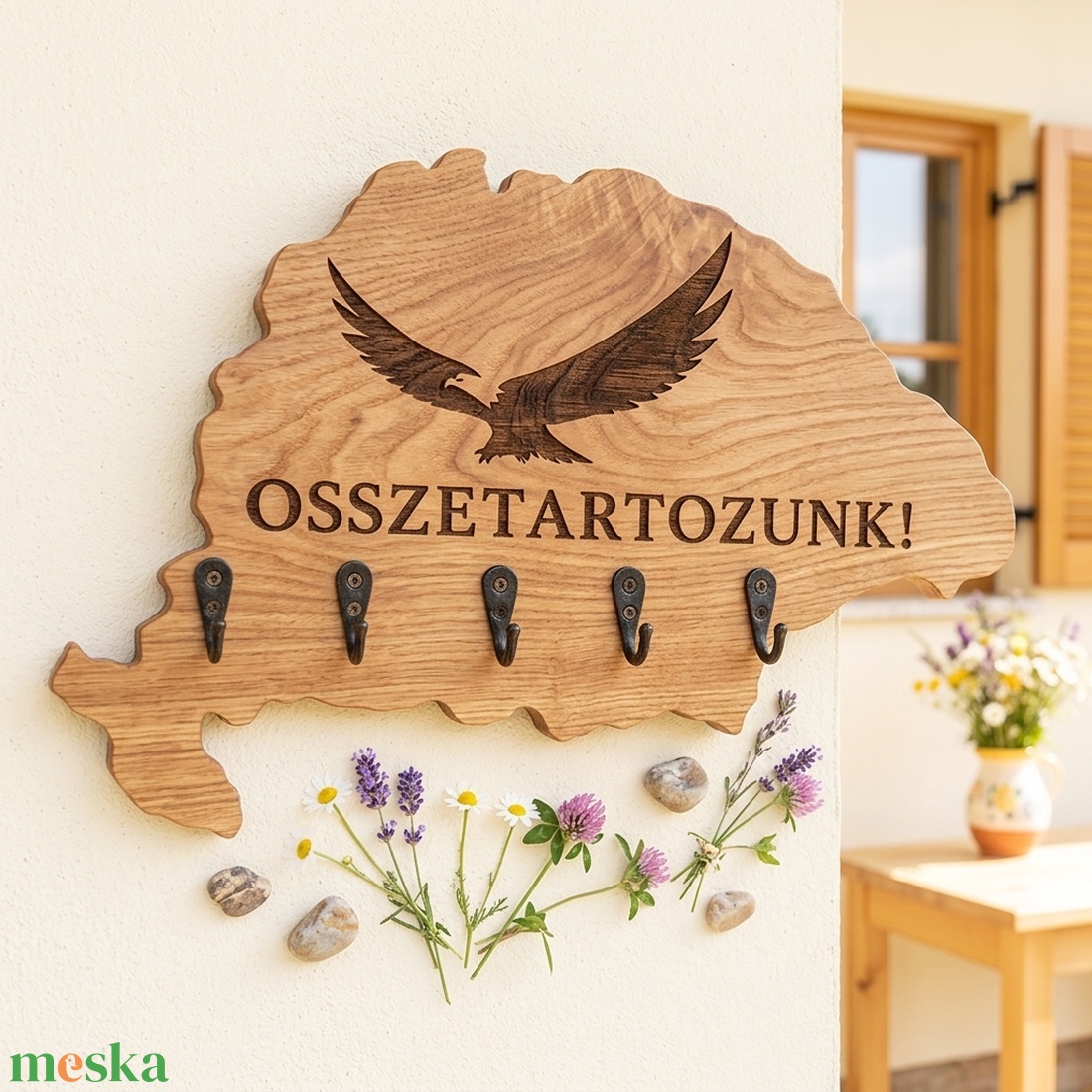 Nagy Magyarország formájú  fali kulcstartó összetartozunk felirattal  - otthon & életmód - dekoráció - fali és függő dekoráció - fali kulcstartó - Meska.hu