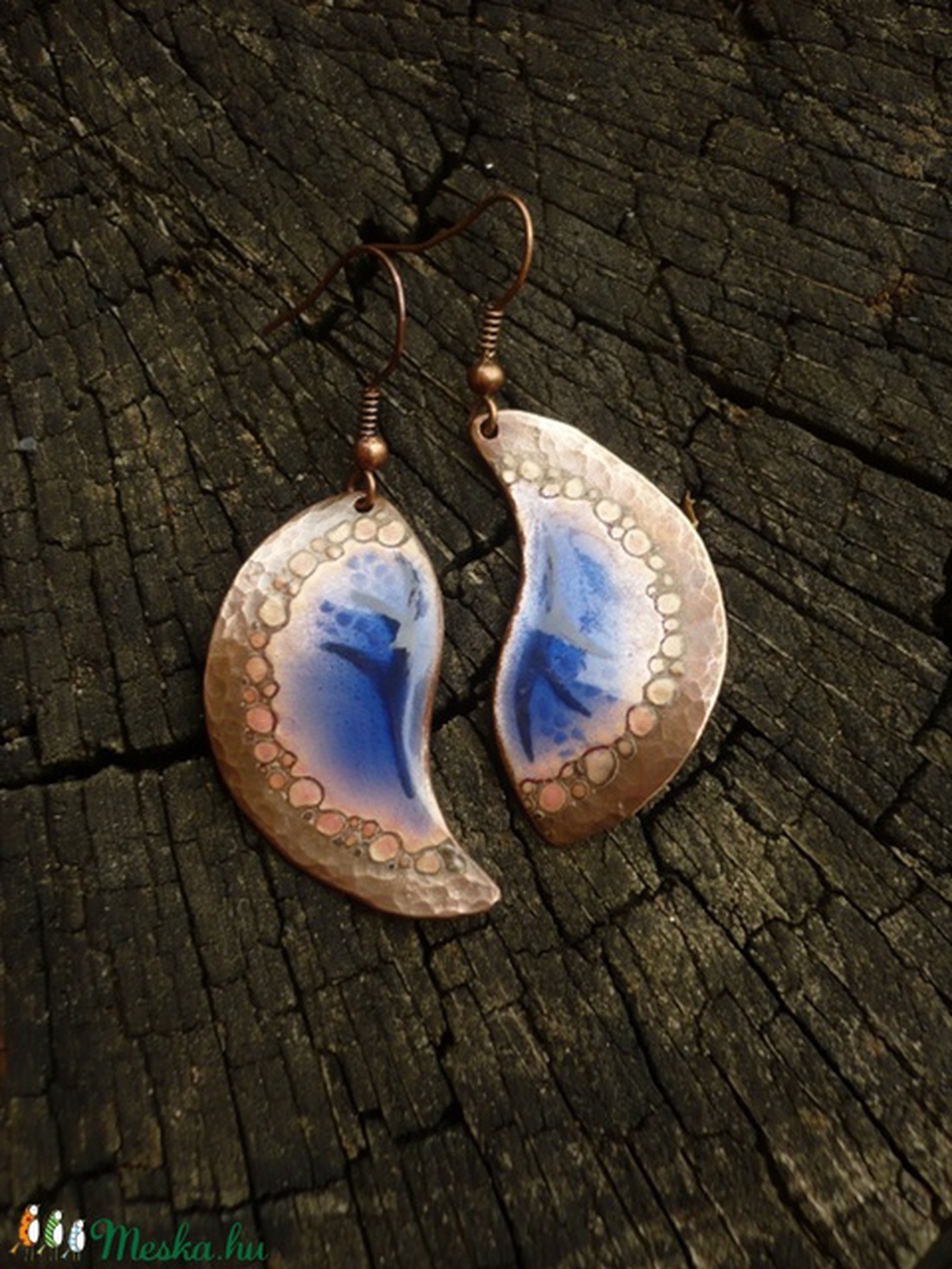 Kalapált szélű tűzzománc fülbevaló (sötétkék) -  - Meska.hu