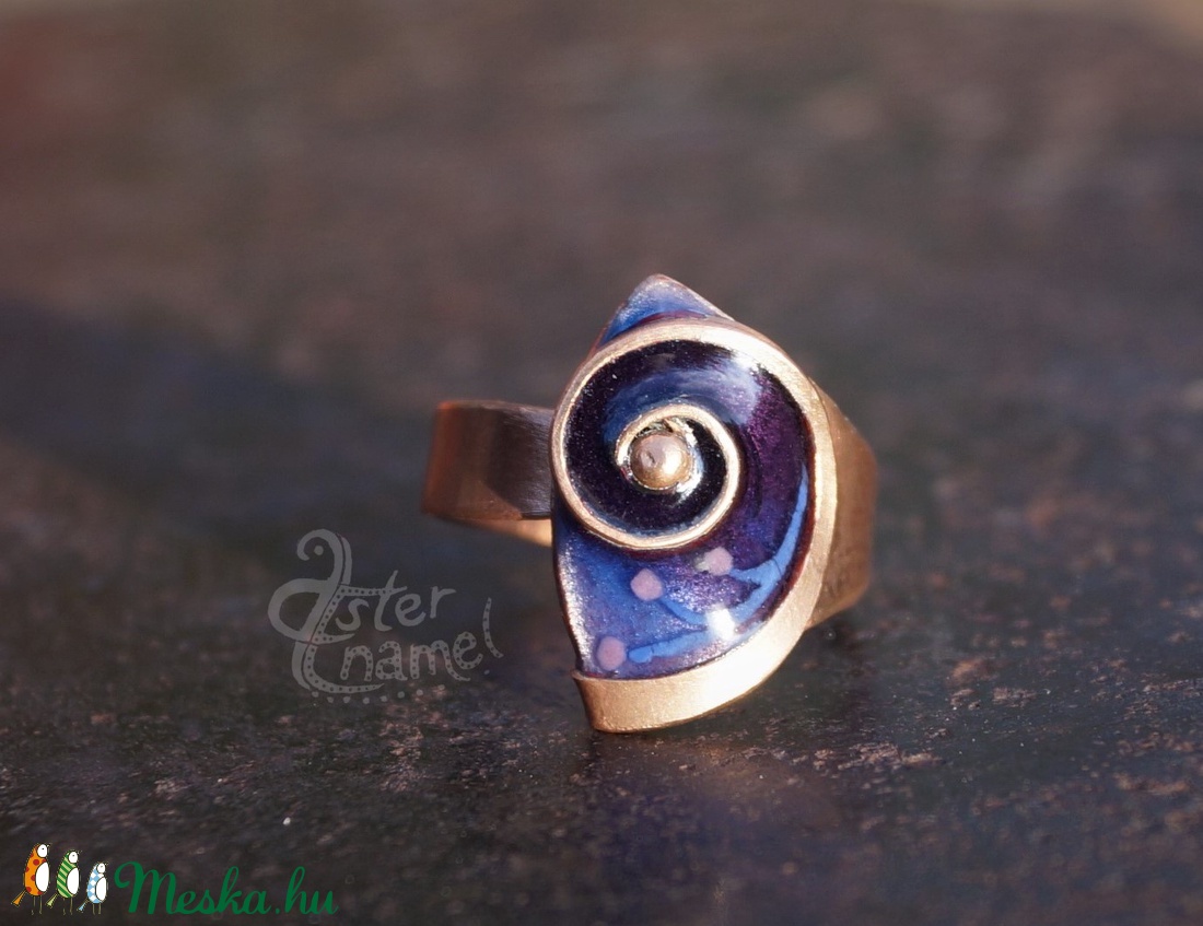 Csigás tűzzománc gyűrű, lila - ékszer - gyűrű - szoliter gyűrű - Meska.hu