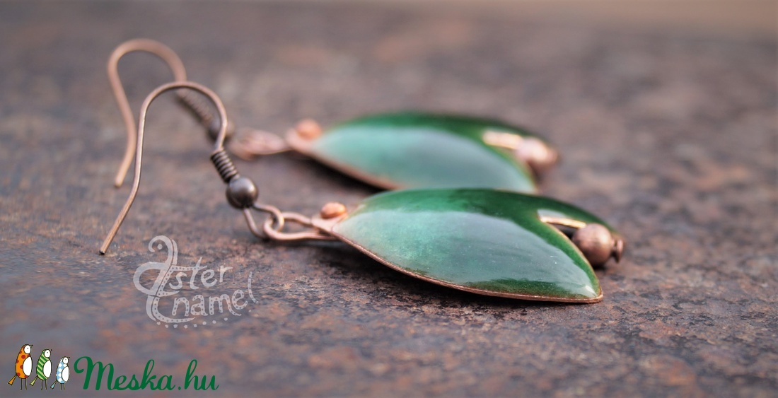 Tulipán formájú tűzzománc fülbevaló, nagy méretű, sötétzöld - ékszer - fülbevaló - lógó fülbevaló - Meska.hu