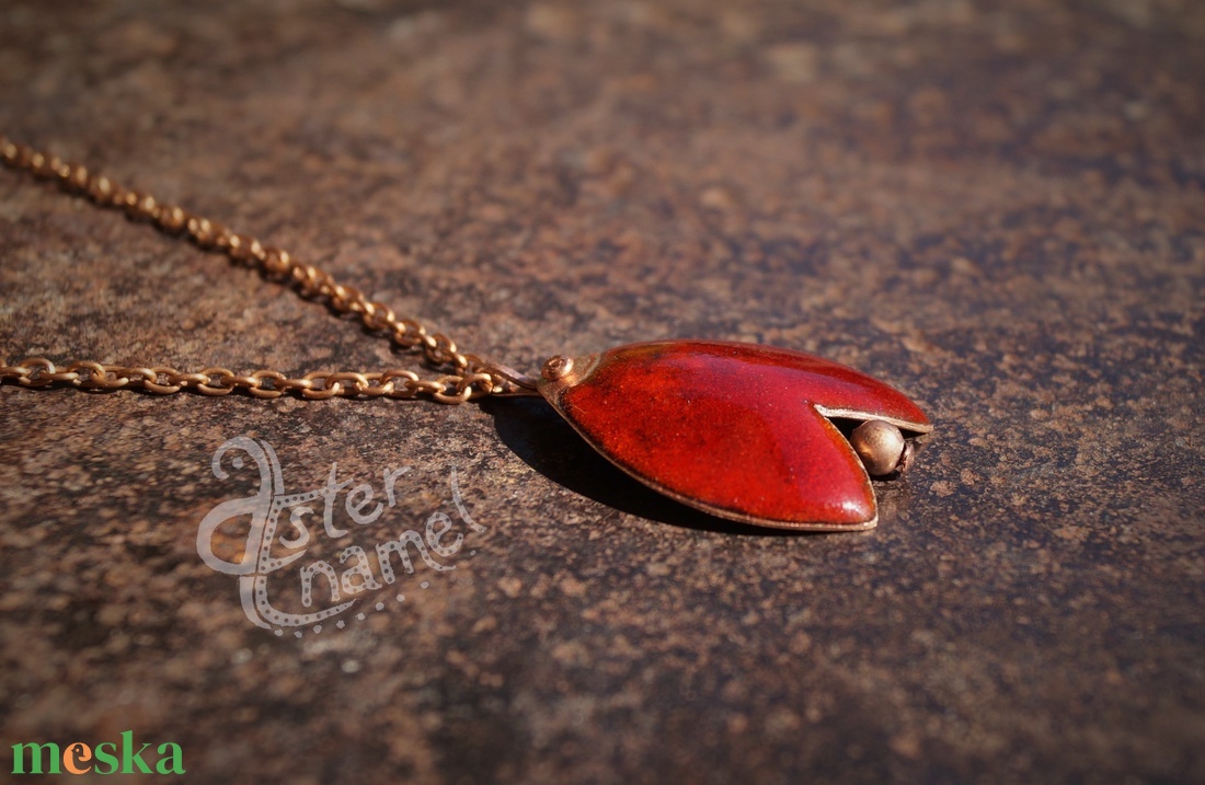 Tulipán formájú tűzzománc medál, nagy méretű, piros - ékszer - nyaklánc - medál - Meska.hu