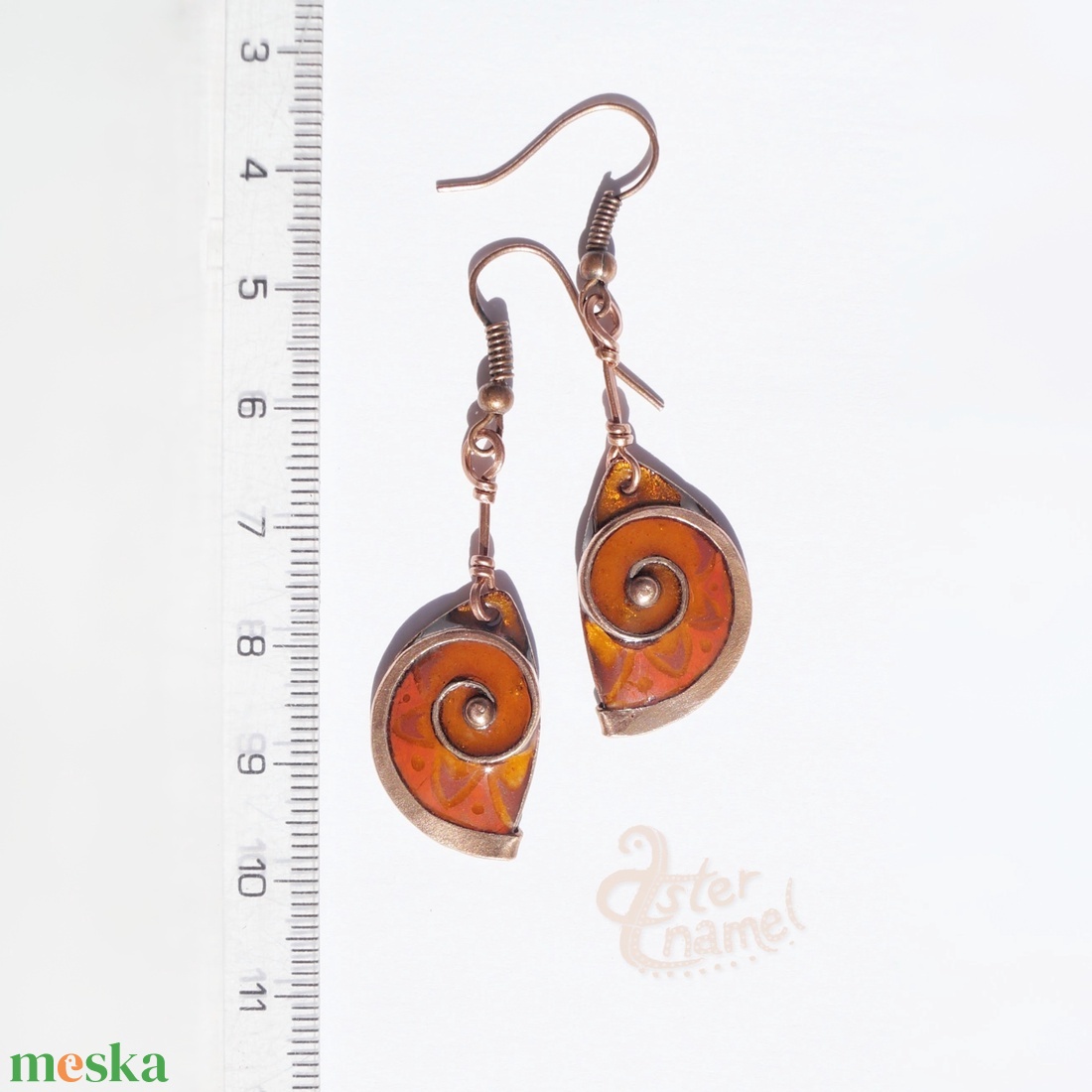 Narancs csigás tűzzománc fülbevaló,  szem-alakú - ékszer - fülbevaló - lógó fülbevaló - Meska.hu