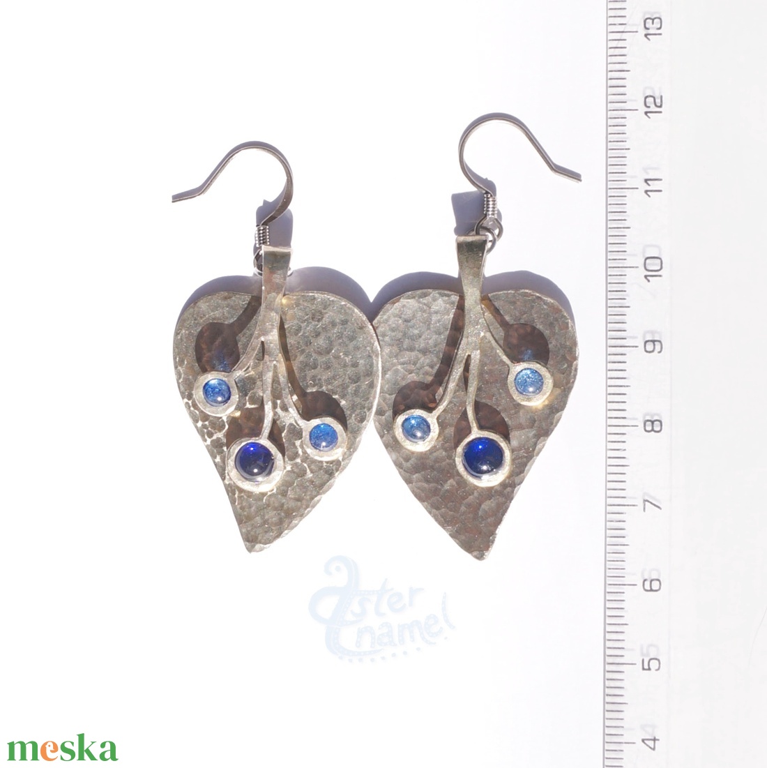 Sötétkék tűzzománcbogyós, levél alakú alpakka fülbevaló - ékszer - fülbevaló - lógó fülbevaló - Meska.hu Sötétkék tűzzománcbogyós, levél alakú alpakka fülbevaló - ékszer - fülbevaló - lógó fülbevaló - Meska.hu