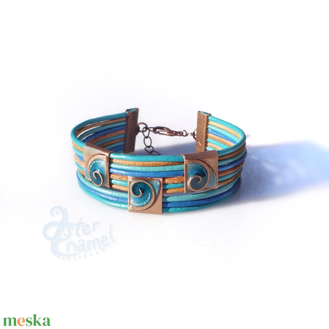 Négyzetes díszű, csigás karkötő, türkizkék, állítható méretű - ékszer - karkötő - széles karkötő - Meska.hu