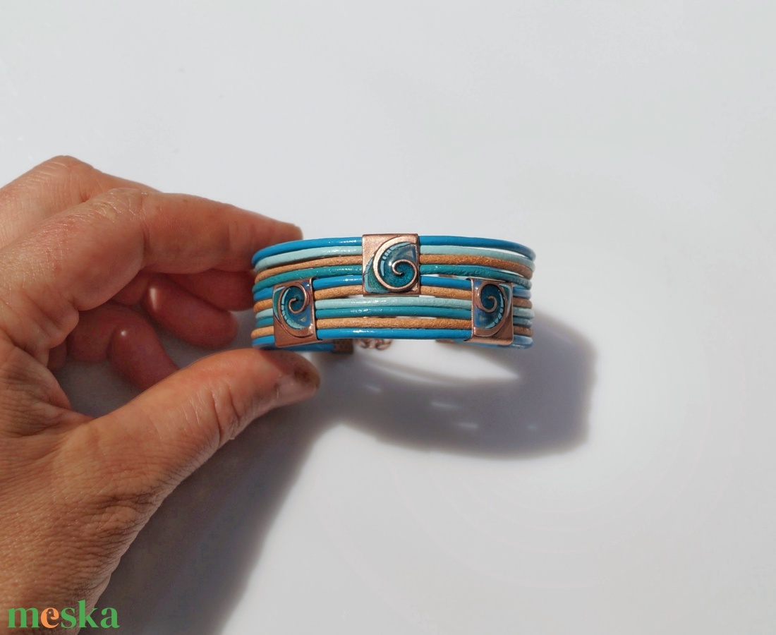 Türkizkék, csigás karkötő nvicus1 számára - ékszer - karkötő - széles karkötő - Meska.hu