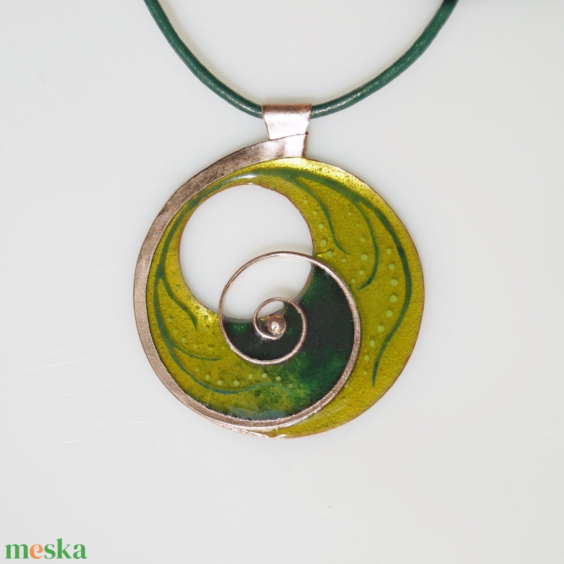 Csigás medál és bedugós fülbevaló szett Renocs számára - ékszer - ékszerszett - Meska.hu