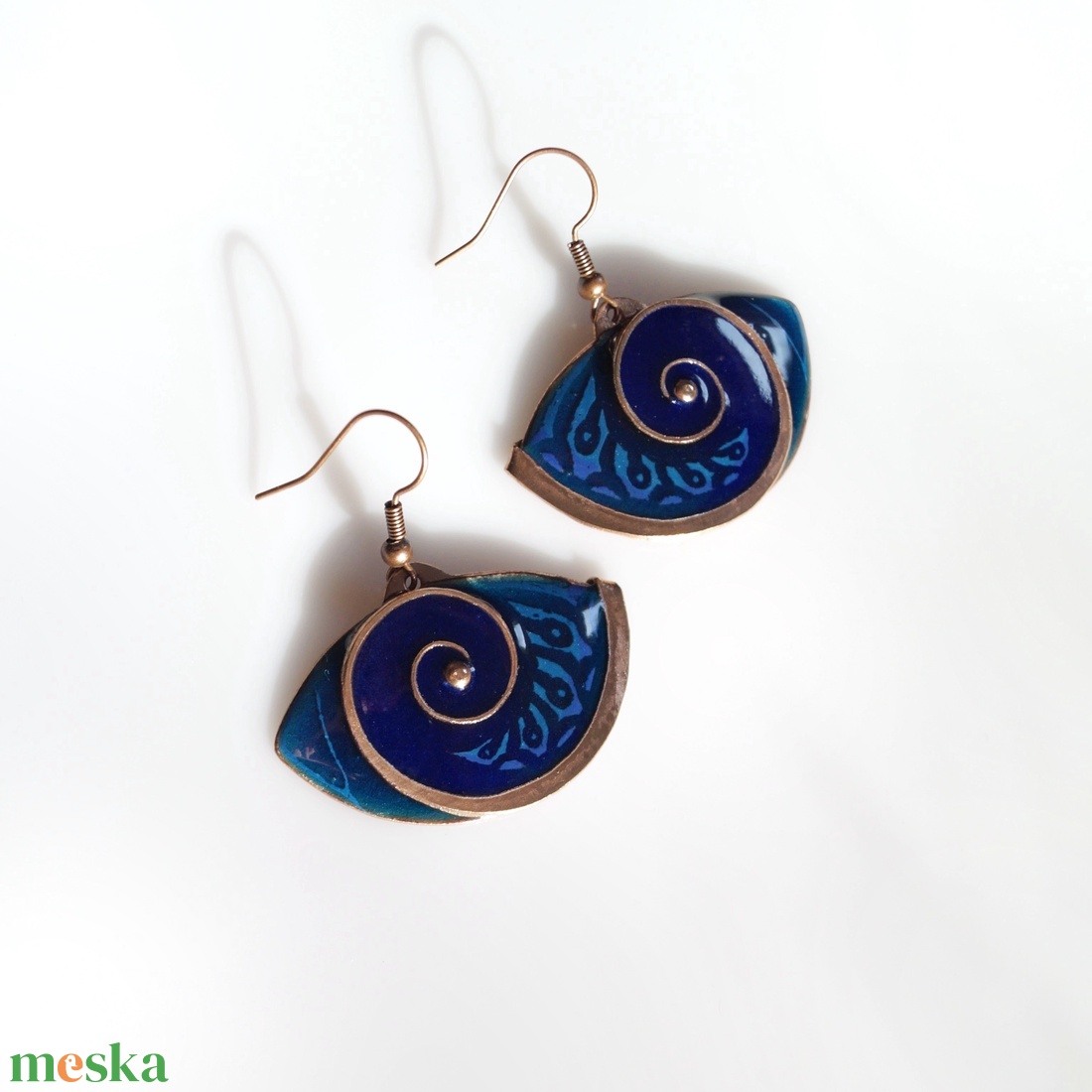 Nagy sötétkék csigás fülbevaló  - ékszer - fülbevaló - lógó fülbevaló - Meska.hu