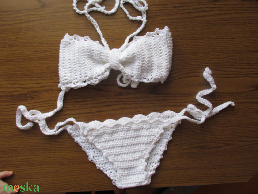 Horgolt bikini fehér - ruha & divat - női ruha - fürdőruha & fehérnemű - Meska.hu