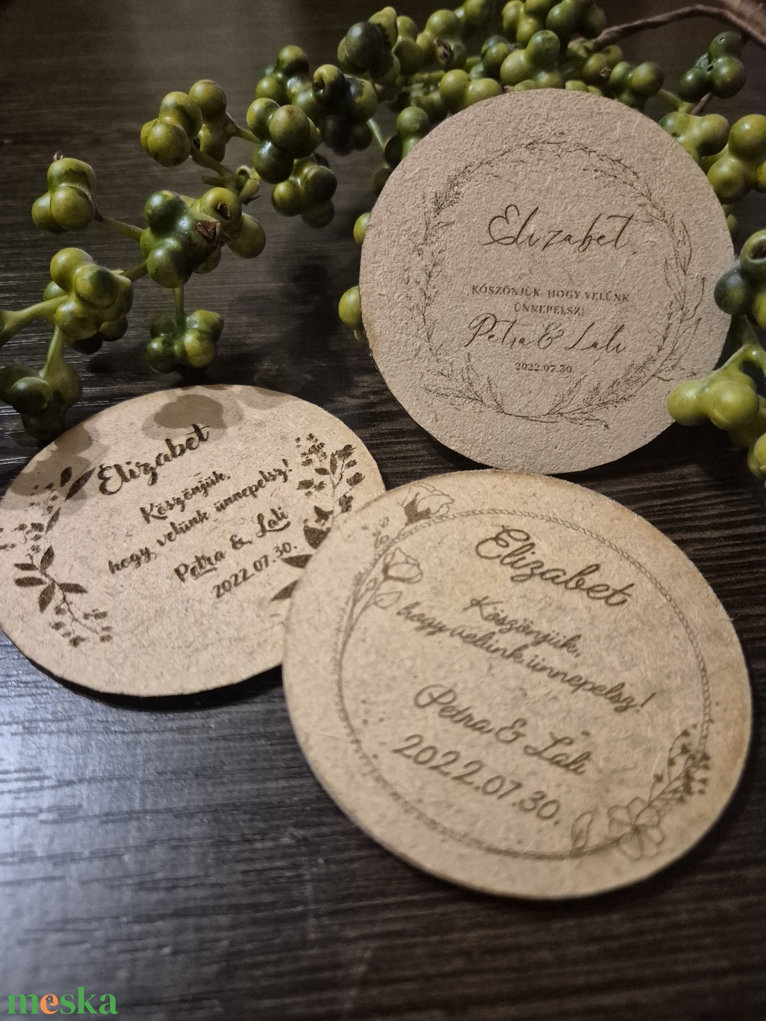 Esküvői hűtőmágneses köszönőajándék és ültetőkártya - esküvő - emlék & ajándék - köszönőajándék - Meska.hu