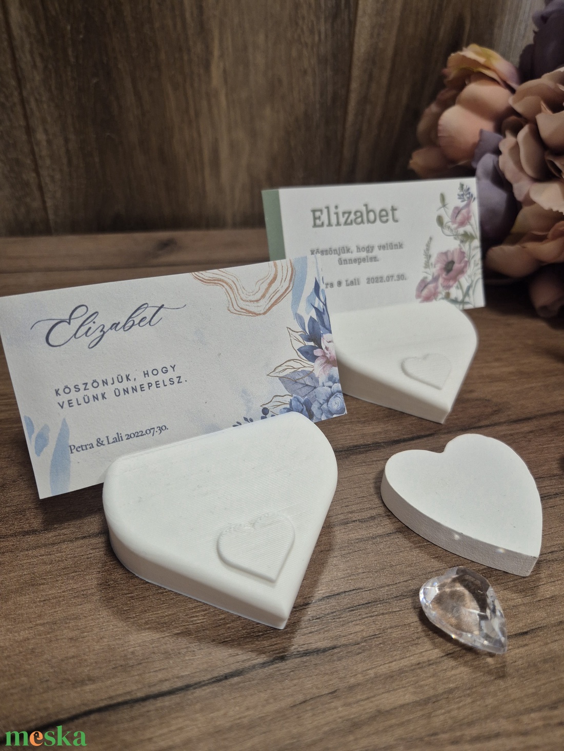 Esküvői ültetőkártya szív alakú tartóval - esküvő - emlék & ajándék - köszönőajándék - Meska.hu