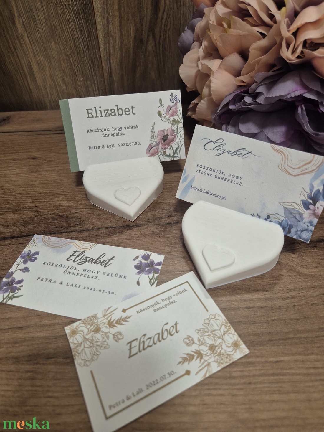 Esküvői ültetőkártya szív alakú tartóval - esküvő - emlék & ajándék - köszönőajándék - Meska.hu