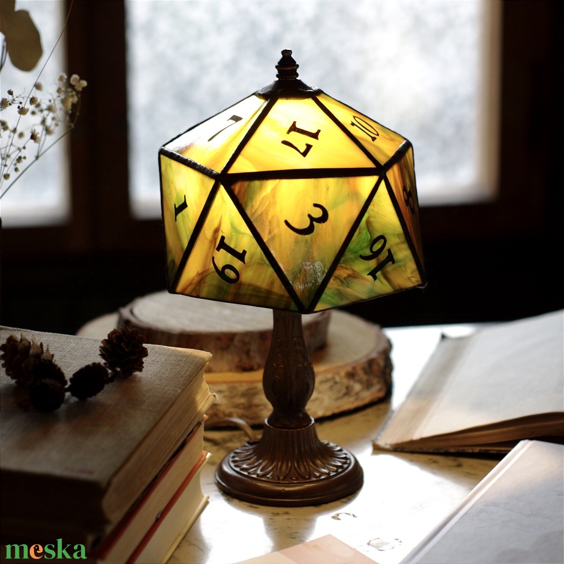 D20 kocka lámpa, asztali RPG lámpa, Tiffany lakásdekoráció, szerepjáték lámpa - otthon & életmód - lámpa - asztali lámpa - Meska.hu D20 kocka lámpa, asztali RPG lámpa, Tiffany lakásdekoráció, szerepjáték lámpa - otthon & életmód - lámpa - asztali lámpa - Meska.hu