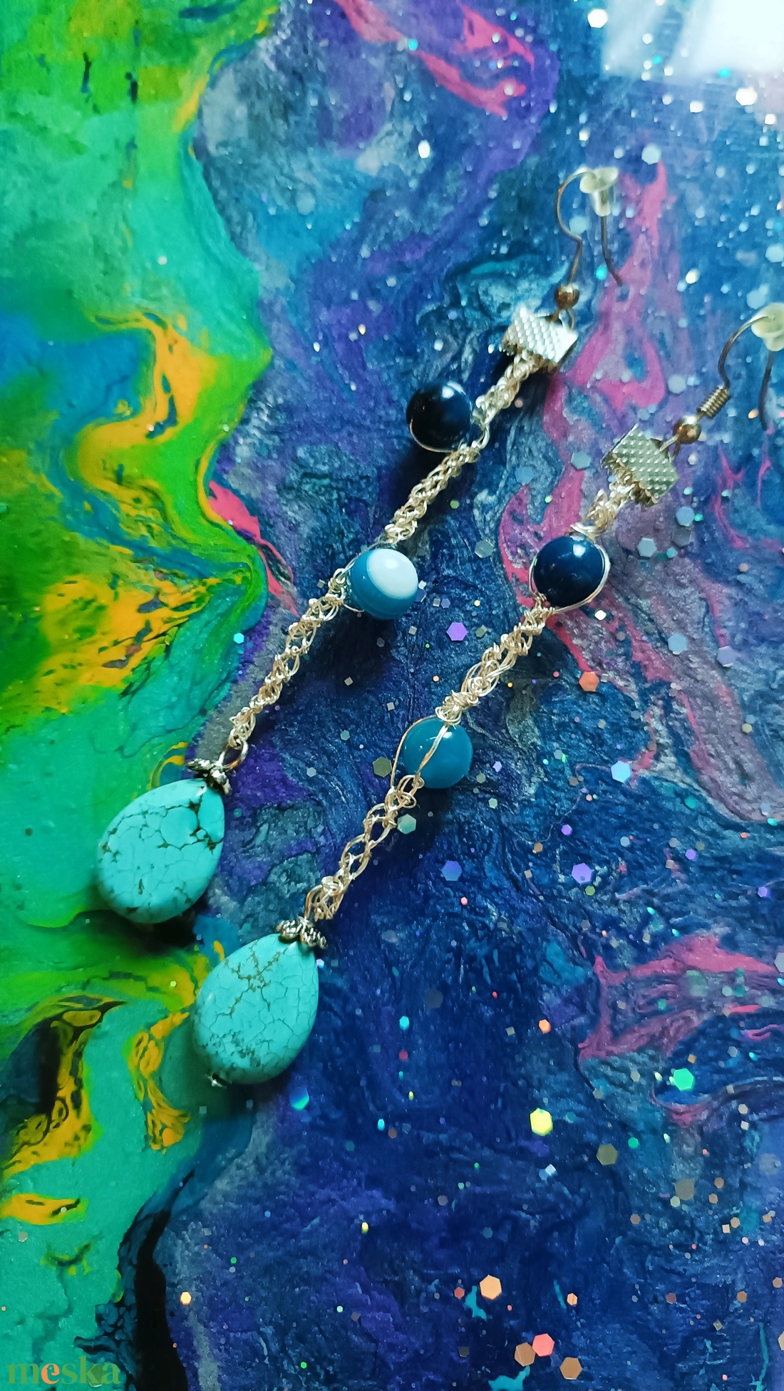 Dróttechnikával készült lógós fülbevaló türkiz ásványokkal - ékszer - fülbevaló - lógó fülbevaló - Meska.hu