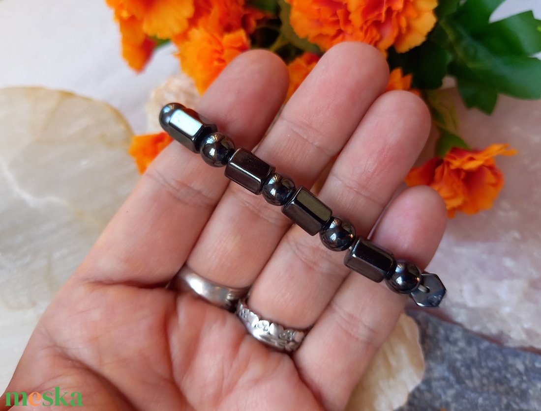 VASTAG MAGNETIT (MÁGNES) KARKÖTŐ - ékszer - karkötő - gyöngyös karkötő - Meska.hu VASTAG MAGNETIT (MÁGNES) KARKÖTŐ - ékszer - karkötő - gyöngyös karkötő - Meska.hu