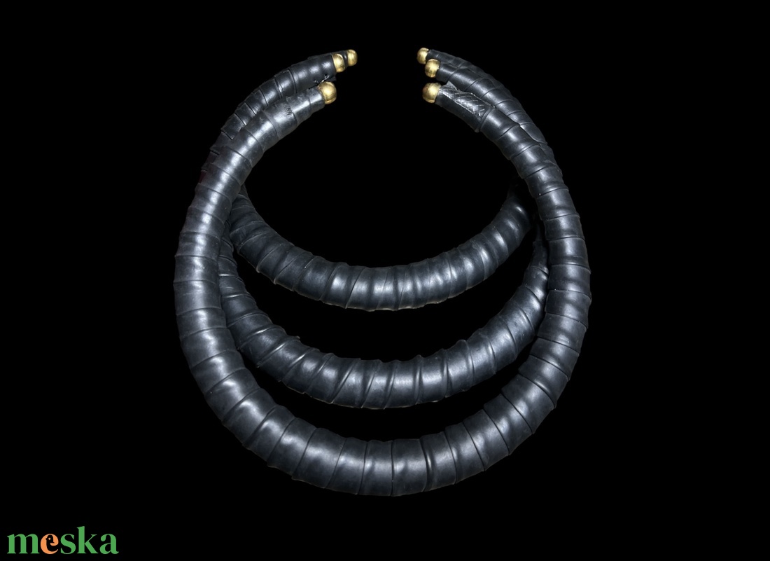 Újrahasznosított, bicikli belső gumiból készített nyakék - ékszer - nyaklánc - bogyós nyaklánc - Meska.hu