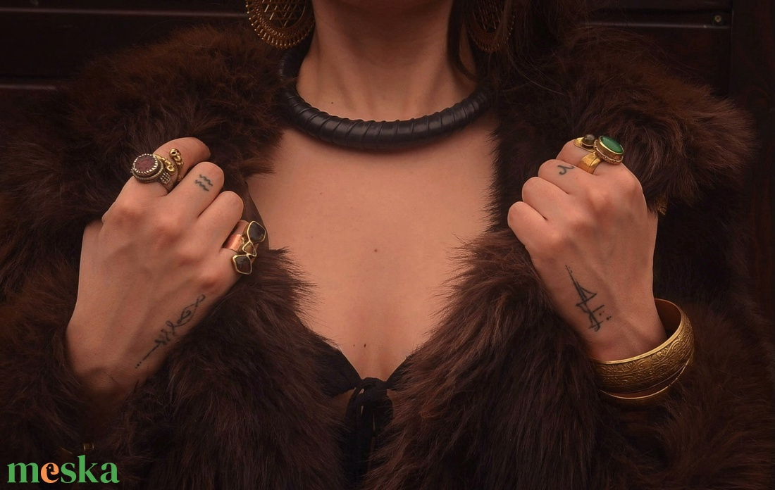 Újrahasznosított, bicikli belső gumiból készített nyakék - ékszer - nyaklánc - bogyós nyaklánc - Meska.hu