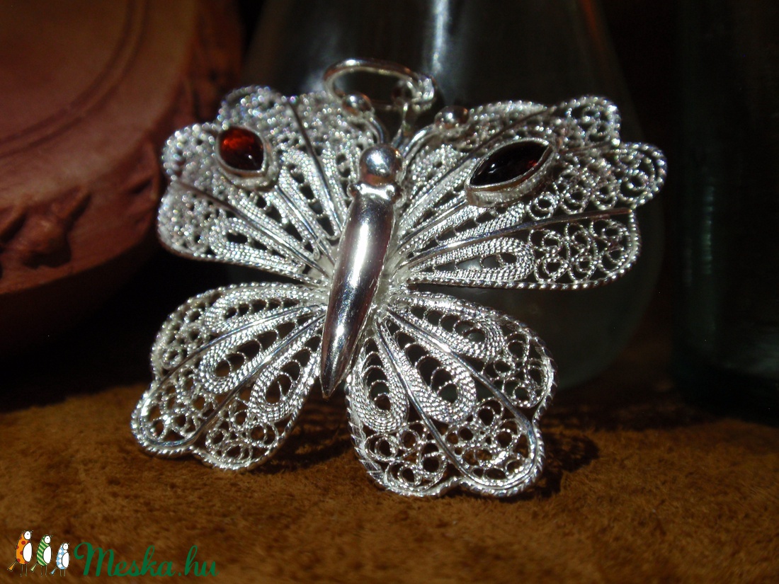 Filigrán ezüst pillangó gránát kővel - ékszer - Meska.hu