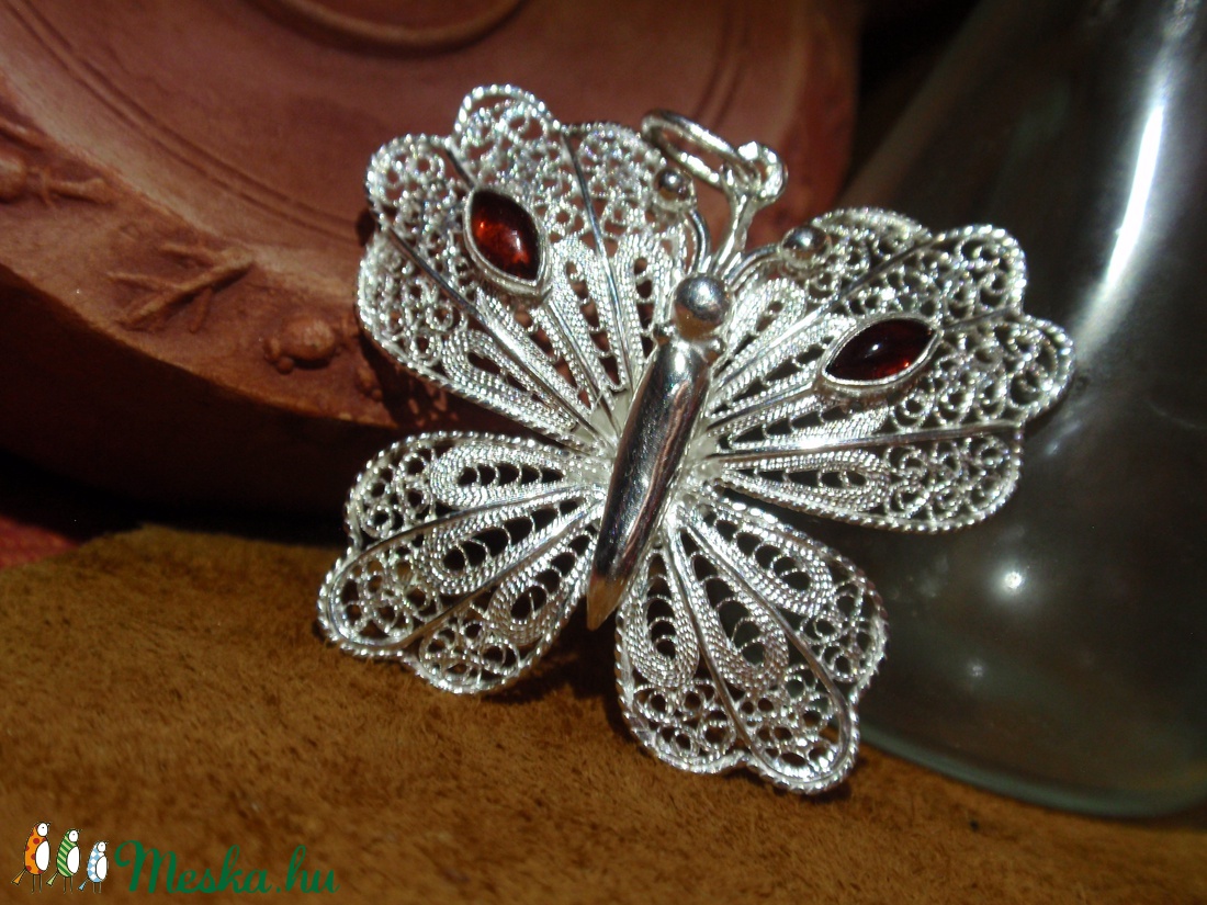 Filigrán ezüst pillangó gránát kővel - ékszer - Meska.hu