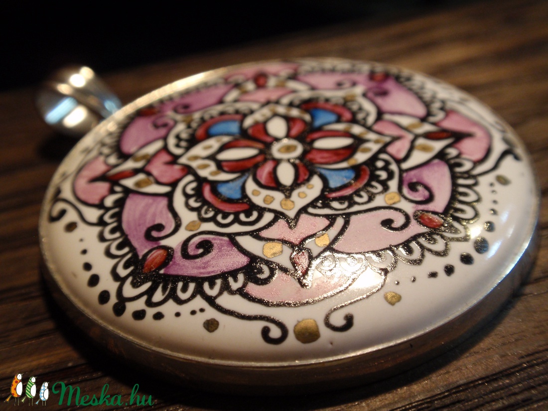 Mandala festett porcelán medál ezüst - ékszer - nyaklánc - medál - Meska.hu Mandala festett porcelán medál ezüst - ékszer - nyaklánc - medál - Meska.hu