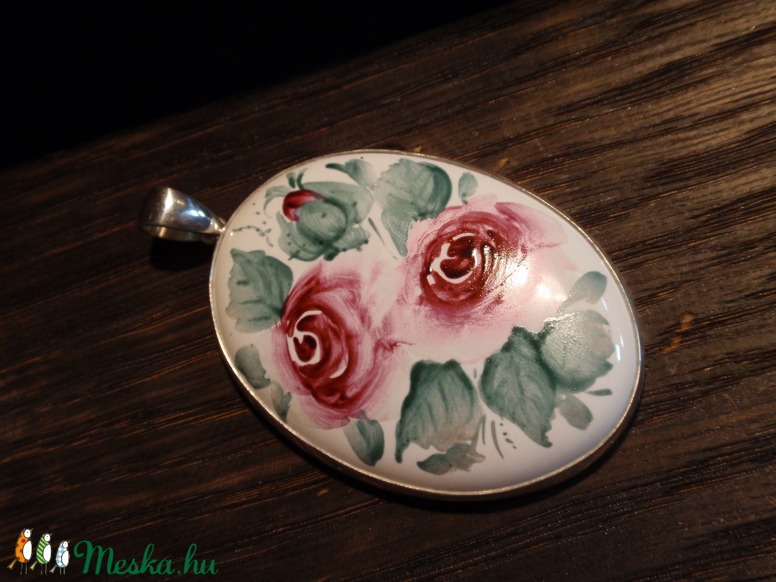 Virágos festett porcelán medál ezüst - ékszer - nyaklánc - medál - Meska.hu Virágos festett porcelán medál ezüst - ékszer - nyaklánc - medál - Meska.hu