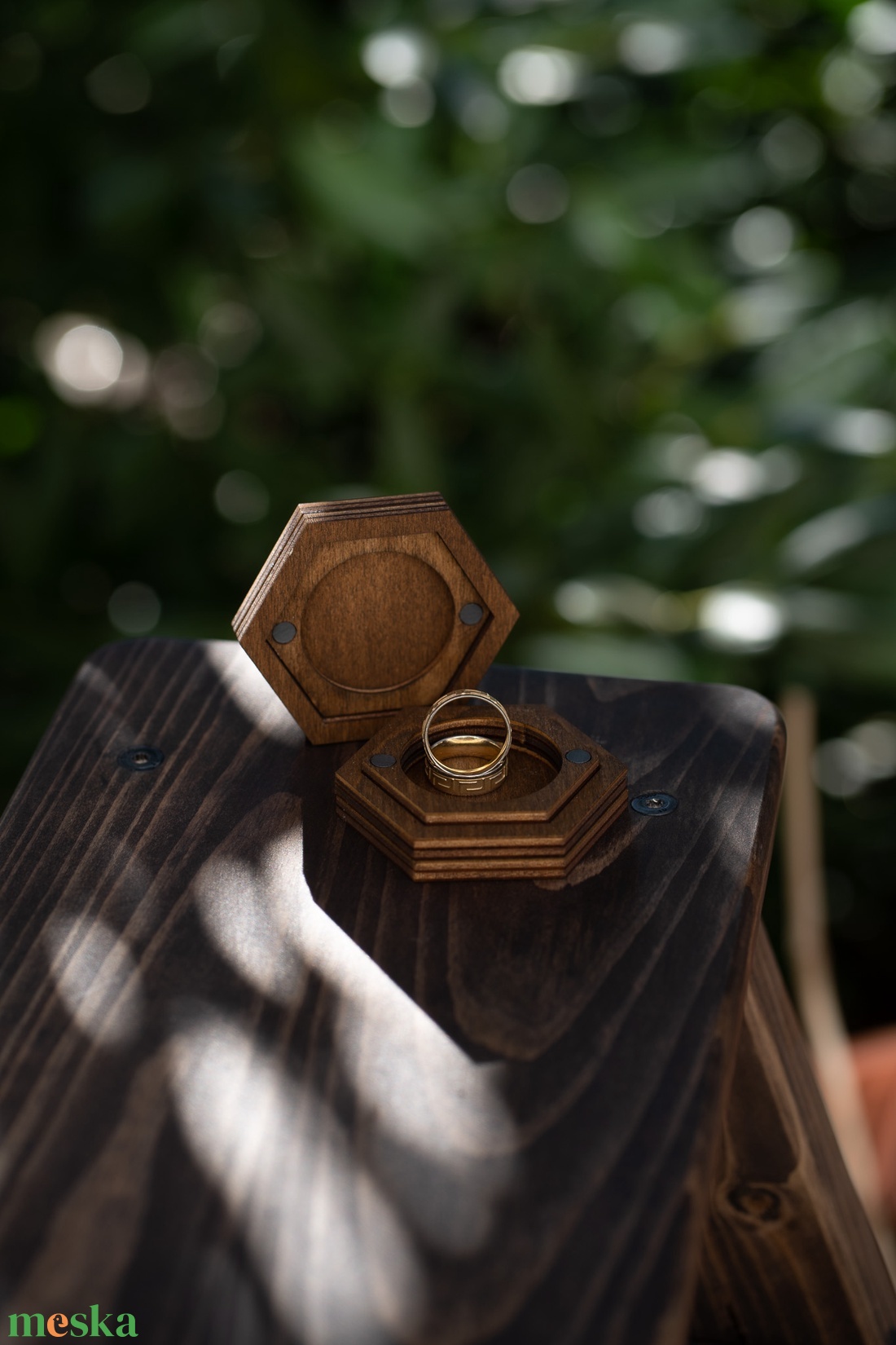 Esküvői gyűrűdoboz hatszögletű barna színű - esküvő - kiegészítők - gyűrűtartó & gyűrűpárna - Meska.hu