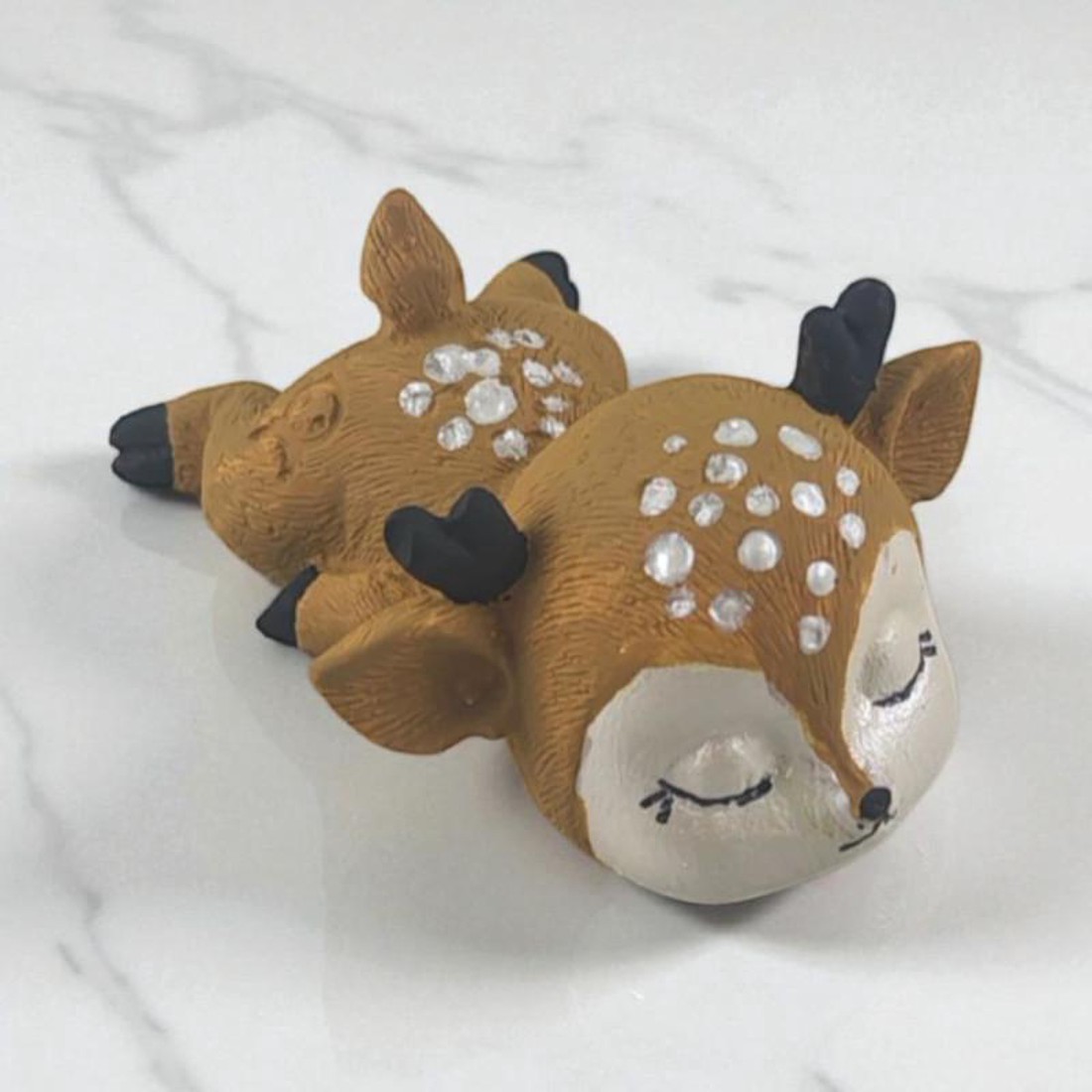 Hason fekvő Őzike - okker - kellékek & szerszámok - dekorációs kellékek - figurák - Meska.hu