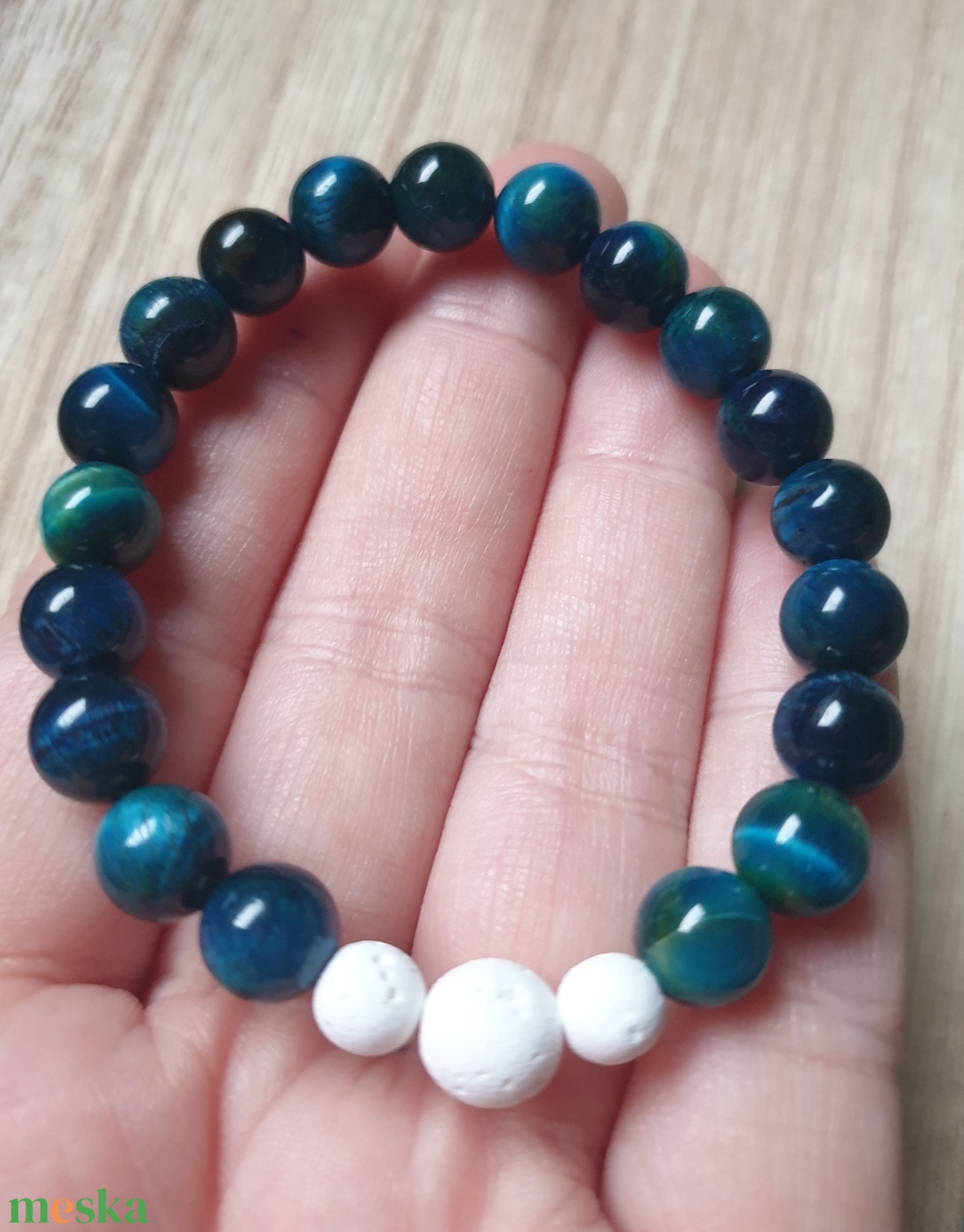 Illatfelhő a csuklódon, illatos ásványkarkötő, lávakő és tigrisszemből - ékszer - karkötő - ásványkarkötő - Meska.hu