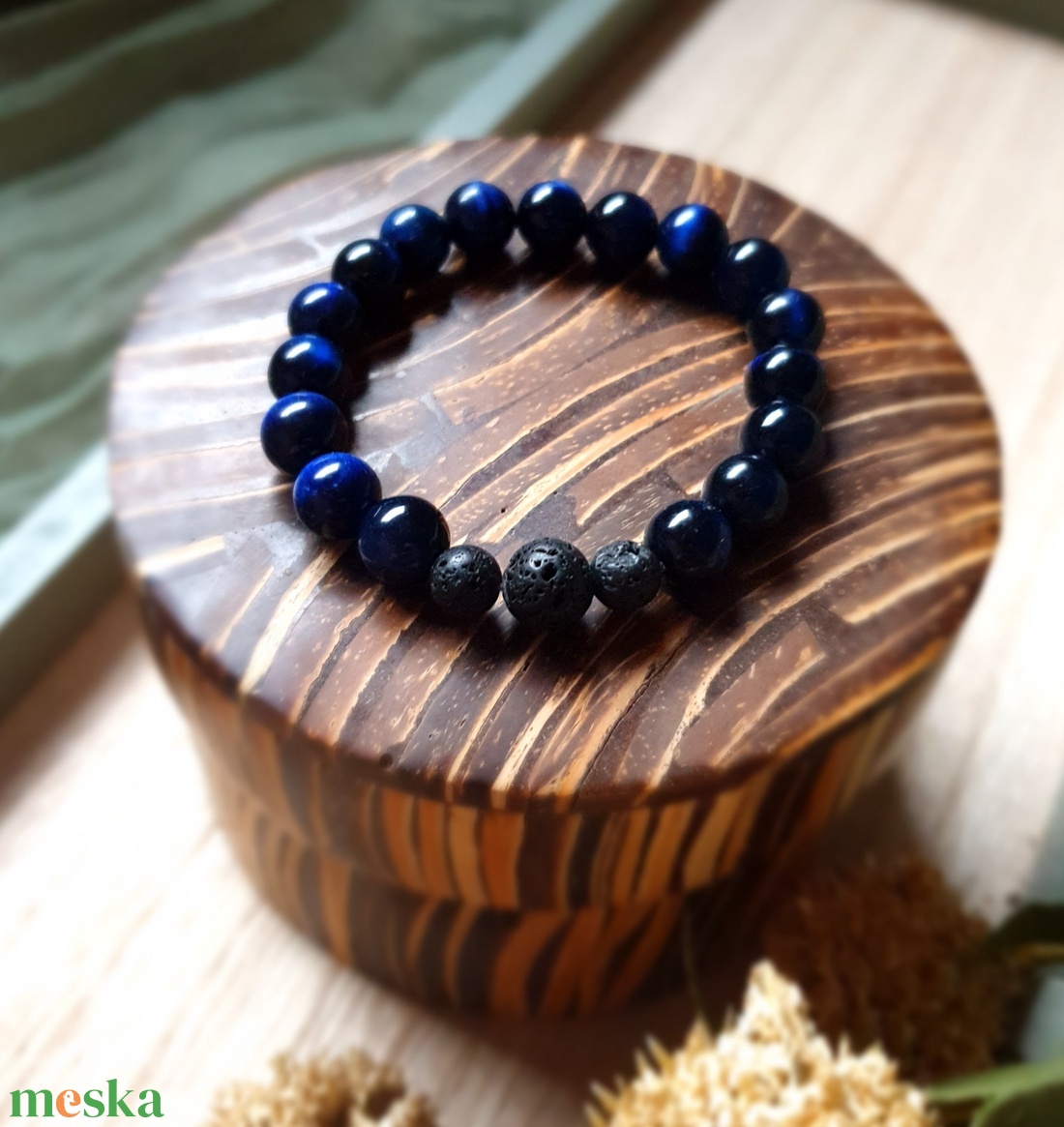 Illatfelhő a csuklódon, illatos ásványkarkötő, lávakő és tigrisszemből - ékszer - karkötő - ásványkarkötő - Meska.hu