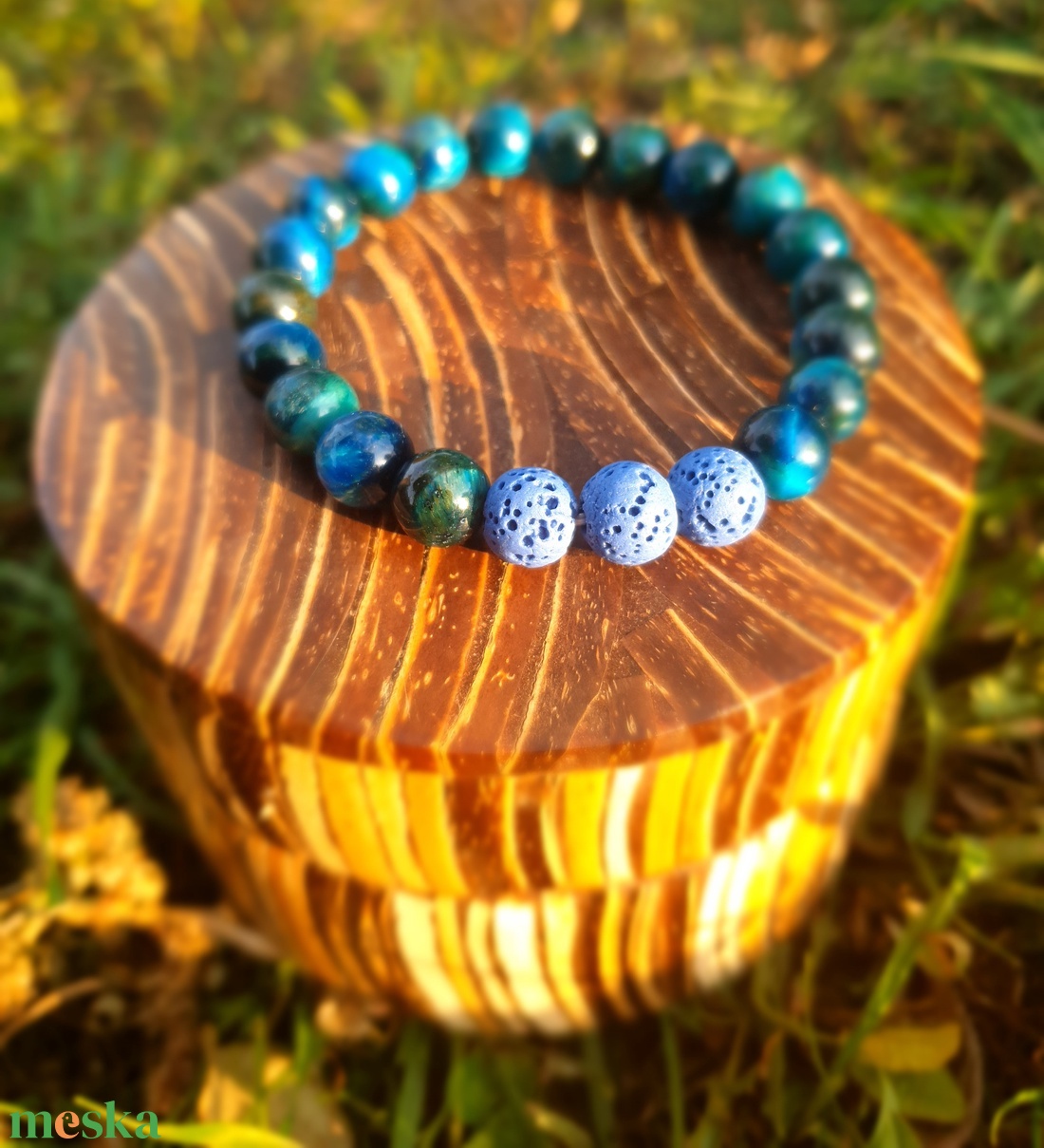 Illatfelhő a csuklódon, illatos ásványkarkötő, lávakő és tigrisszemből - ékszer - karkötő - ásványkarkötő - Meska.hu