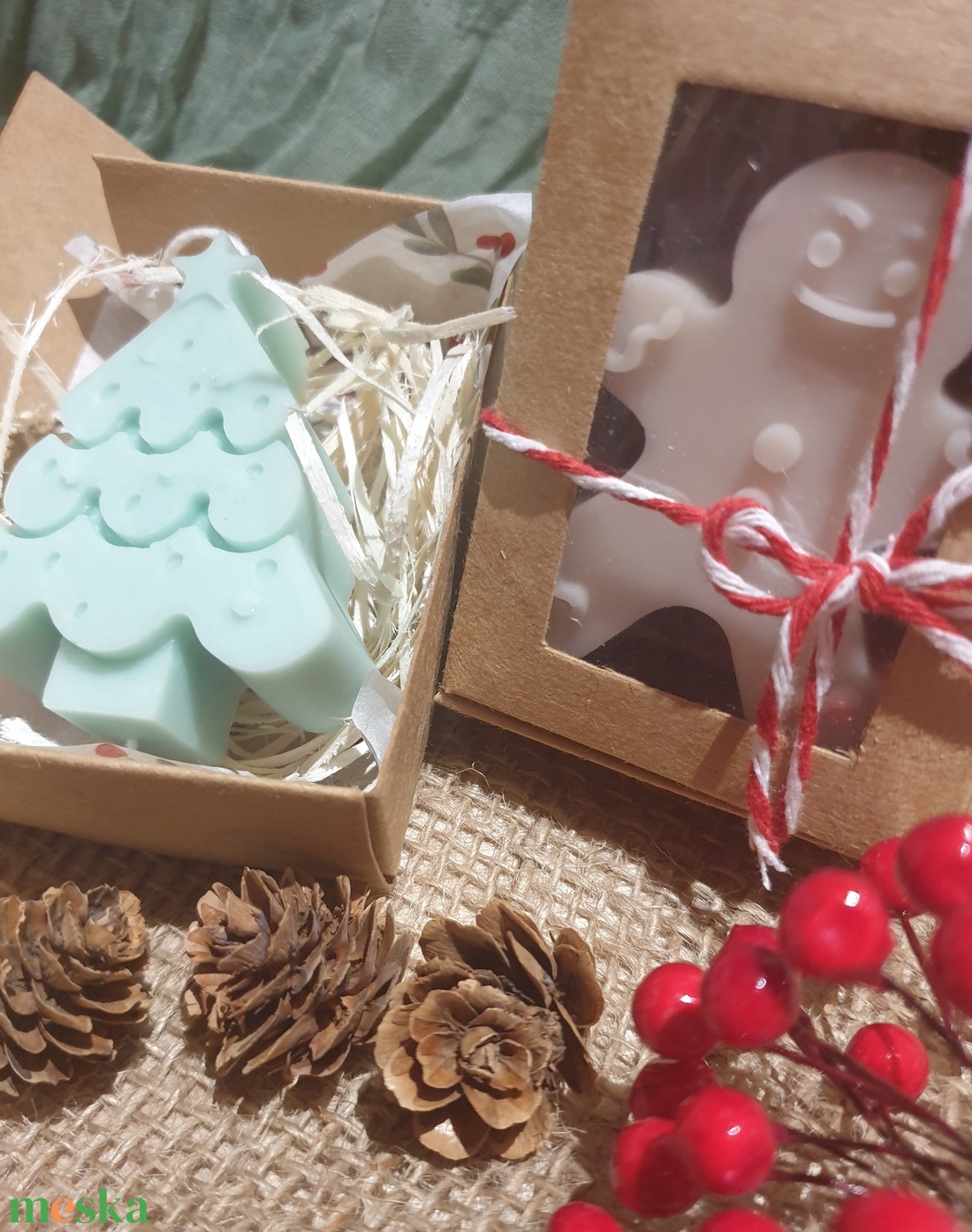 Szójaviasz gyertya kis meglepetés dobozban mézi vagy karácsonyfa alakú - kellékek & szerszámok - dekorációs kellékek - dekorációs gyertya - Meska.hu