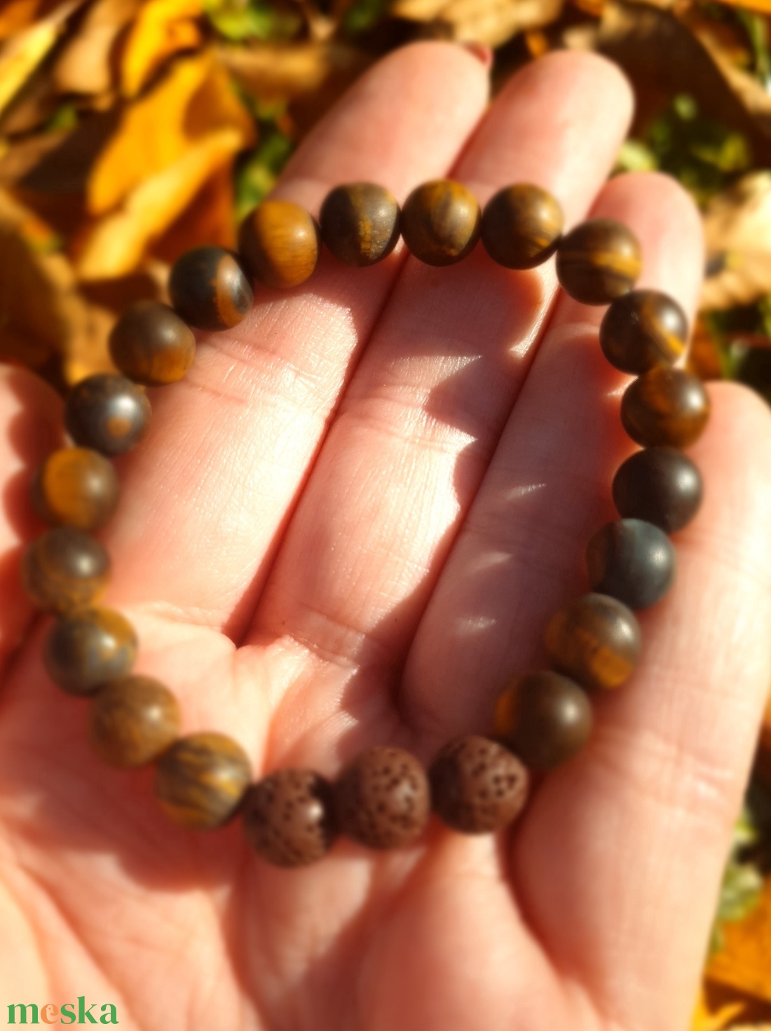Illatfelhő a csuklódon, illatos ásványkarkötő, lávakő és matt tigrisszemből - ékszer - karkötő - ásványkarkötő - Meska.hu