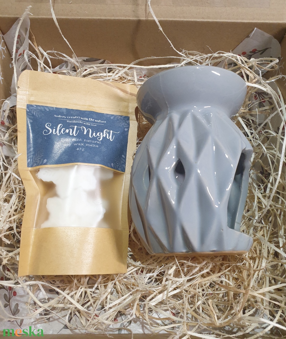 Karácsonyi ajándékdoboz, illatviasz és párologtató - karácsony - karácsonyi lakásdekoráció - karácsonyi illatgyertya, mécses - Meska.hu