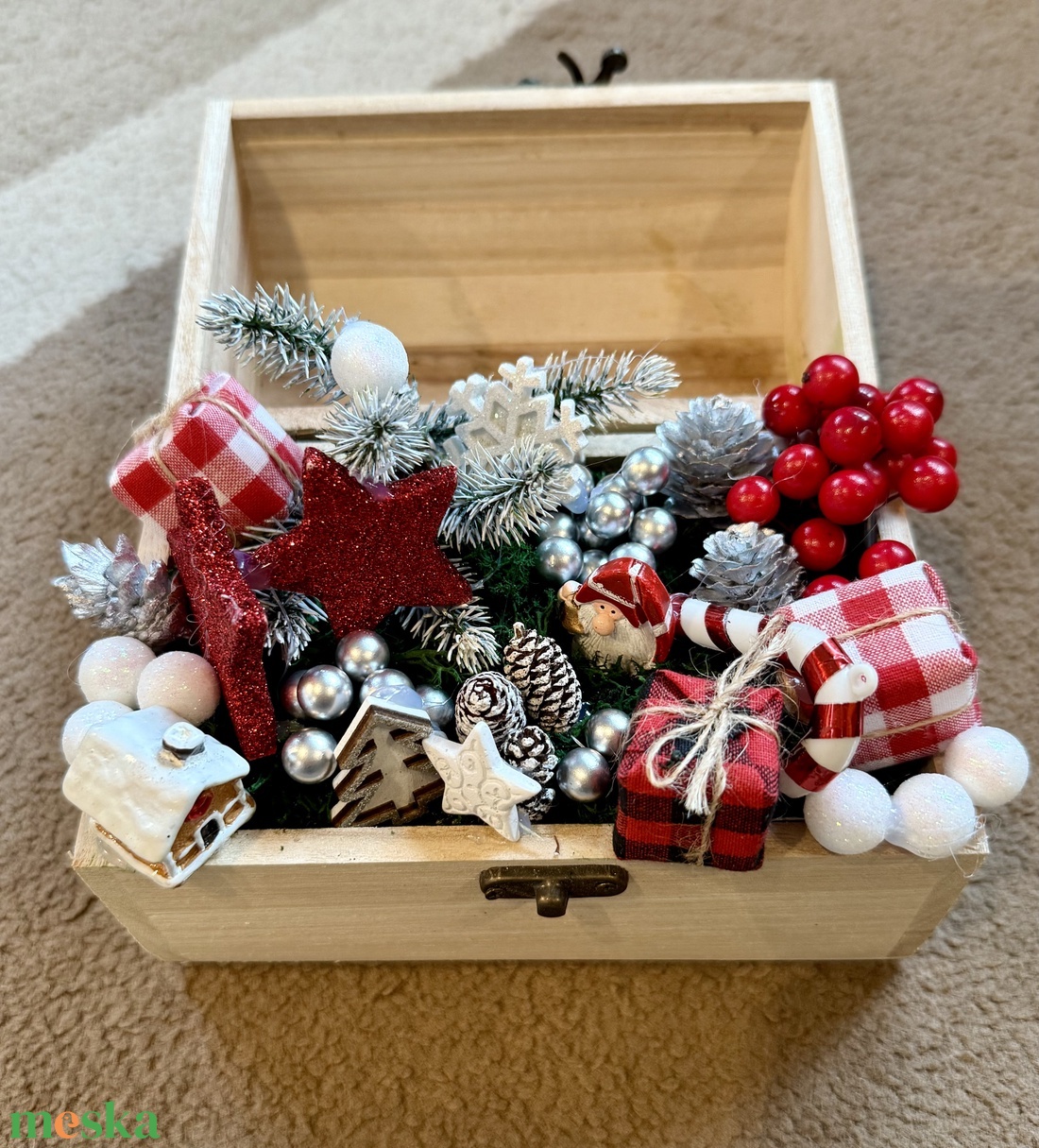 Karácsonyi ládika asztaldísz - otthon & életmód - dekoráció - asztal és polc dekoráció - asztaldísz - Meska.hu