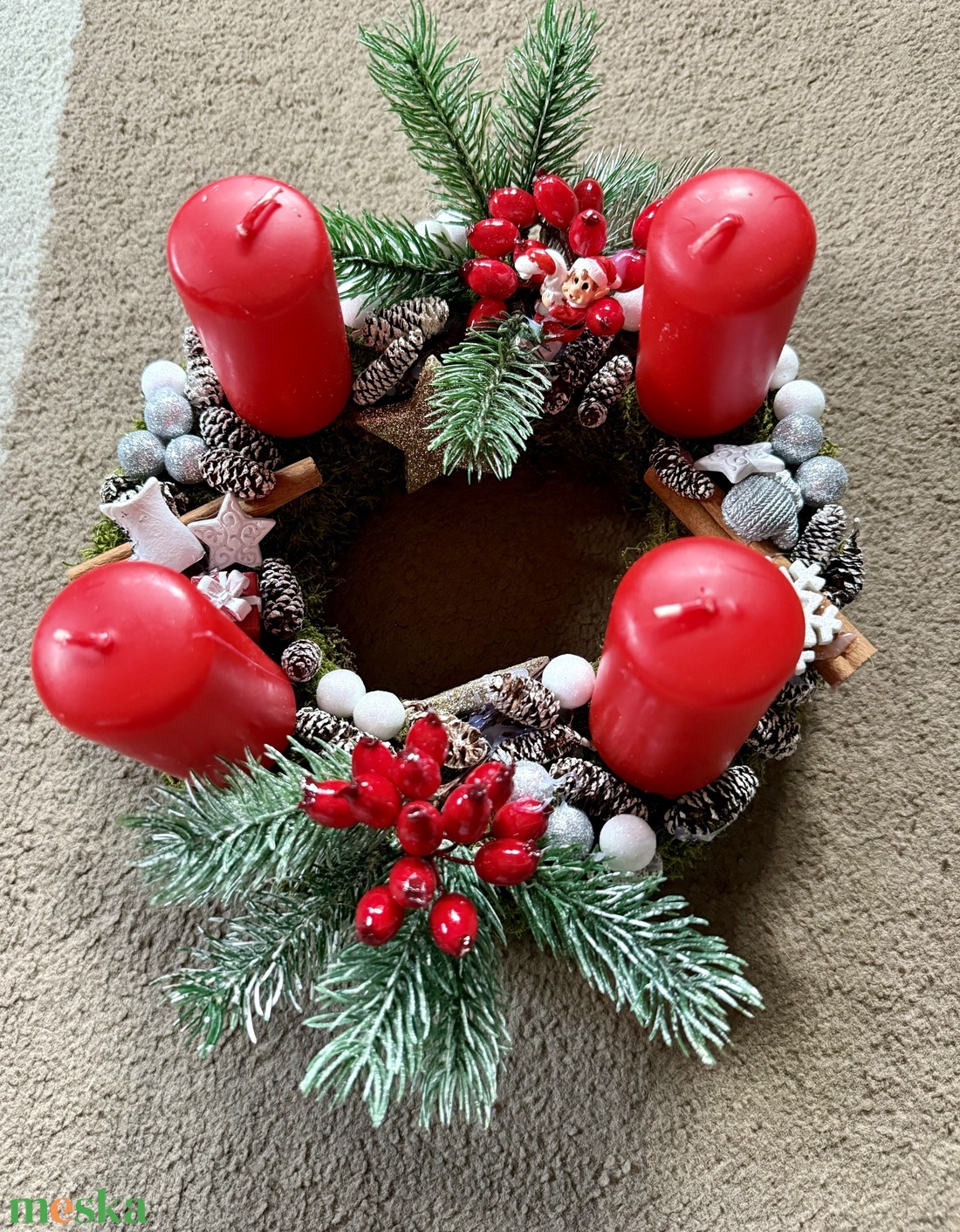 Adventi koszorú Havas fenyőággal - otthon & életmód - dekoráció - asztal és polc dekoráció - asztaldísz - Meska.hu