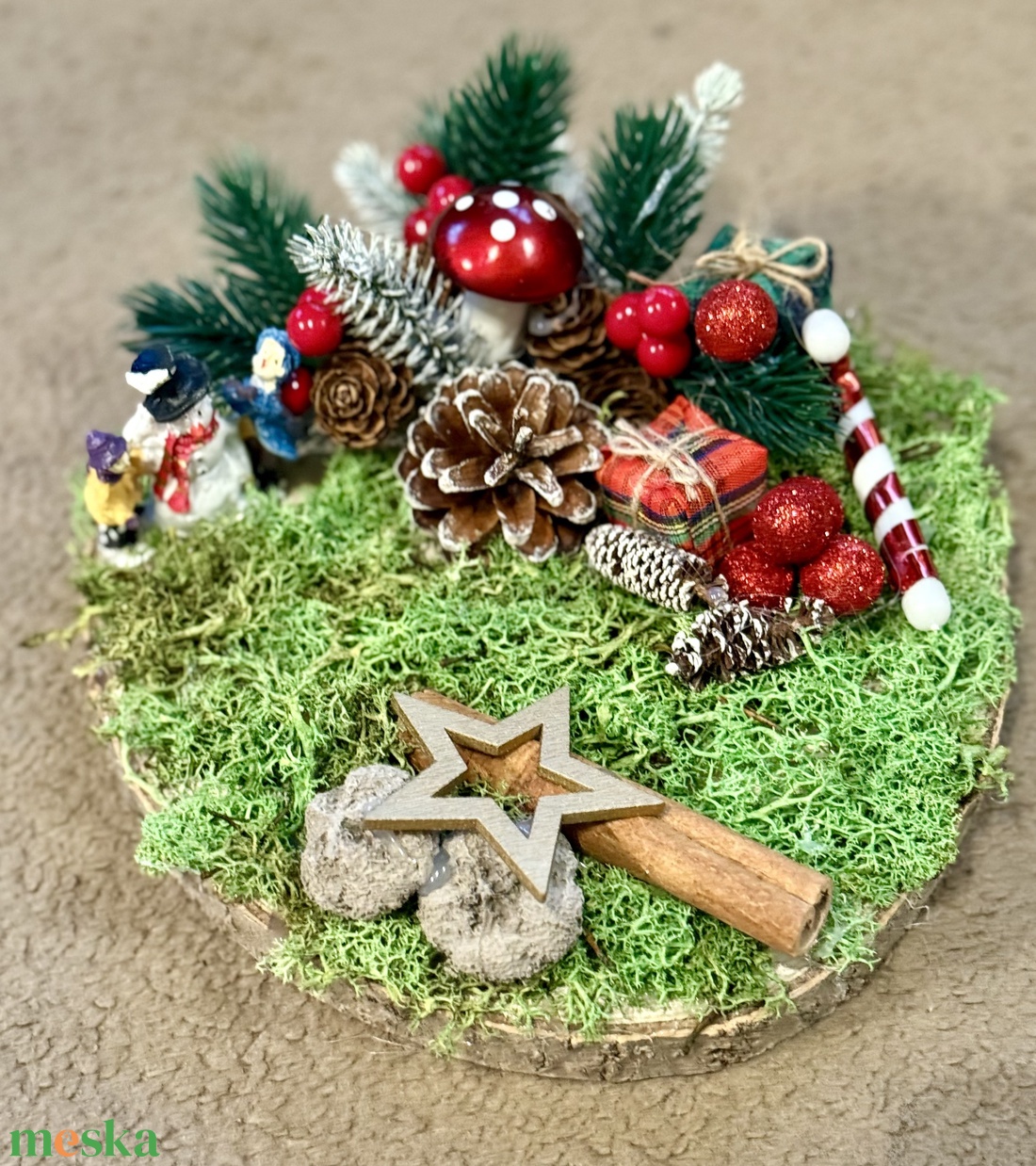 Karácsonyi asztaldísz tobozzal - otthon & életmód - dekoráció - asztal és polc dekoráció - asztaldísz - Meska.hu
