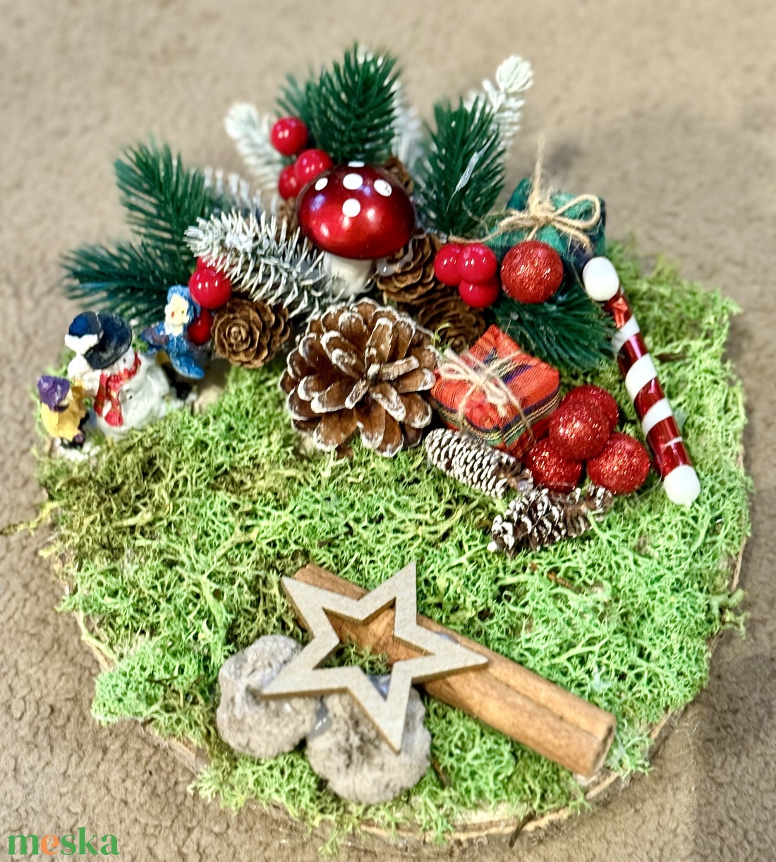 Karácsonyi asztaldísz tobozzal - otthon & életmód - dekoráció - asztal és polc dekoráció - asztaldísz - Meska.hu