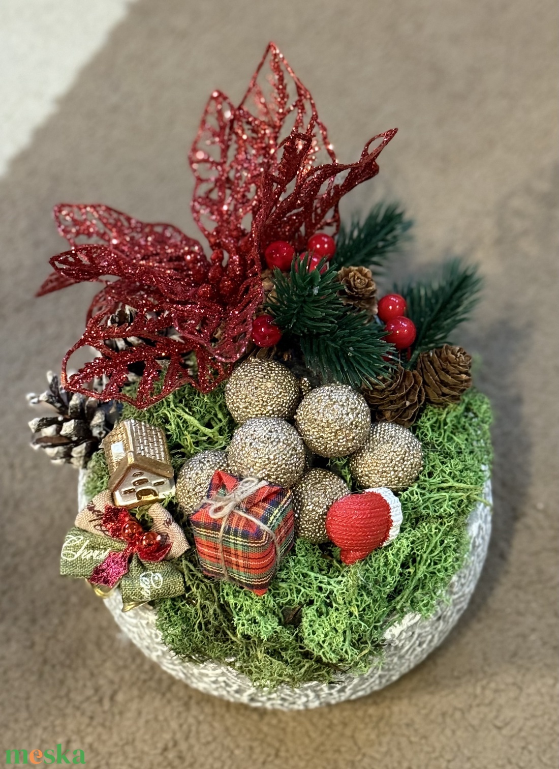 Karácsonyi asztaldísz szürke kaspóban - otthon & életmód - dekoráció - asztal és polc dekoráció - asztaldísz - Meska.hu