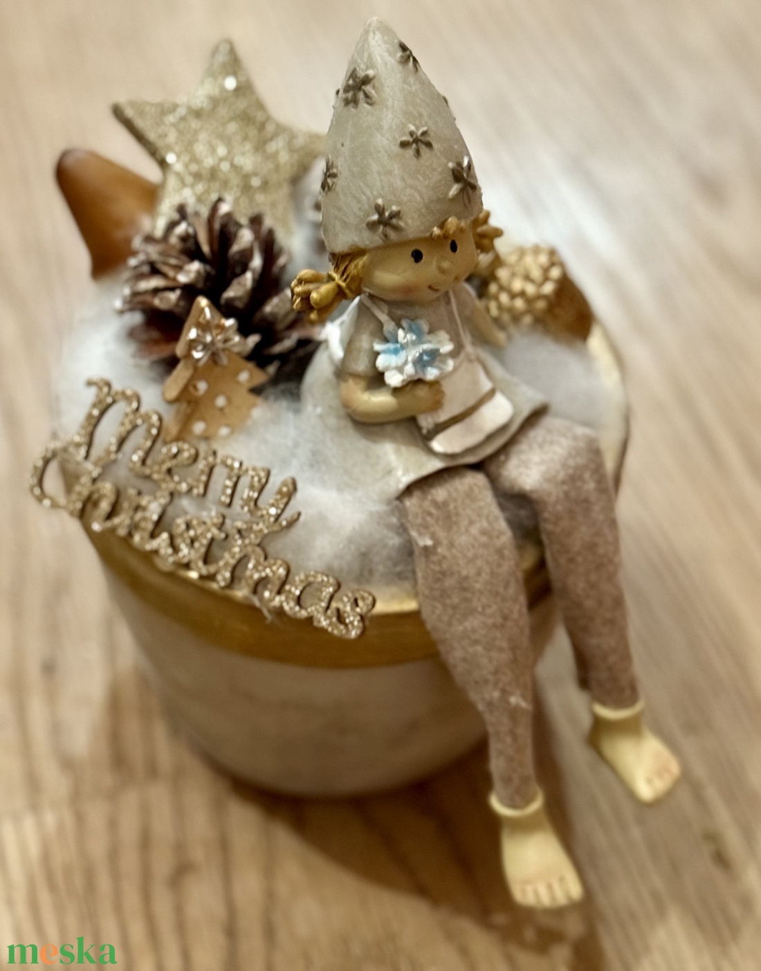 Karácsonyi asztaldísz kislány figurával - karácsony - karácsonyi lakásdekoráció - ünnepi asztaldekoráció - Meska.hu
