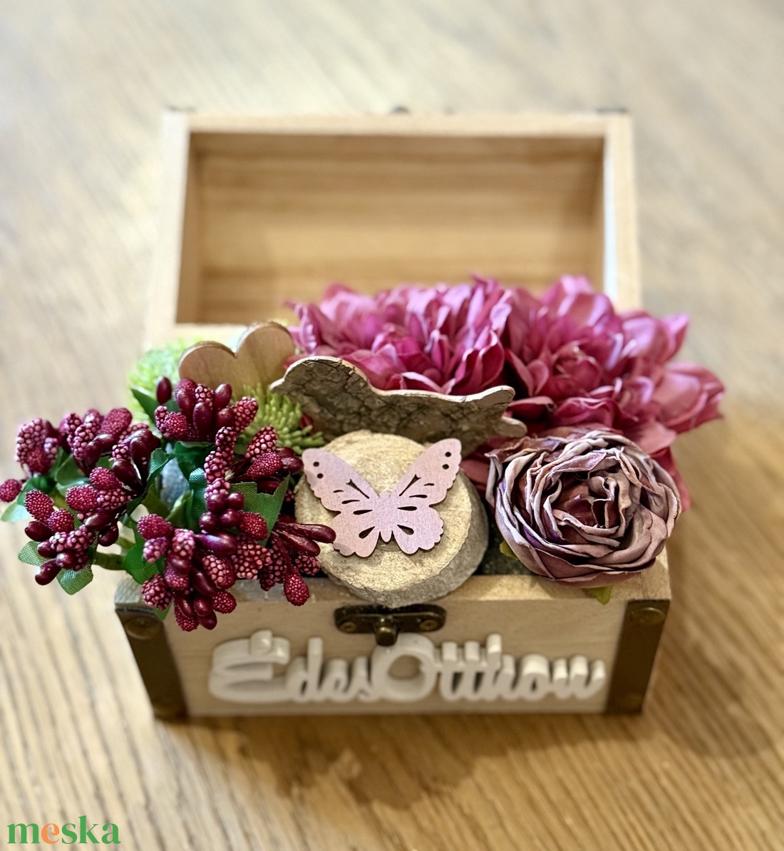 Virágos ládika dekoráció - otthon & életmód - dekoráció - asztal és polc dekoráció - asztaldísz - Meska.hu