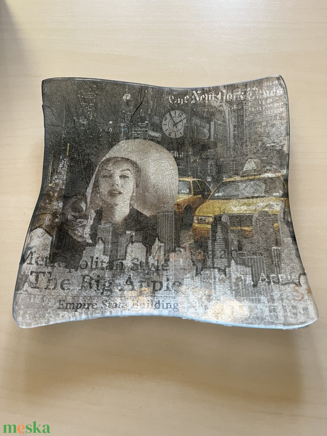 Marilyn Monroe mintás üvegtál - otthon & életmód - dekoráció - asztal és polc dekoráció - dekorációs tál, tartó - Meska.hu Marilyn Monroe mintás üvegtál - otthon & életmód - dekoráció - asztal és polc dekoráció - dekorációs tál, tartó - Meska.hu